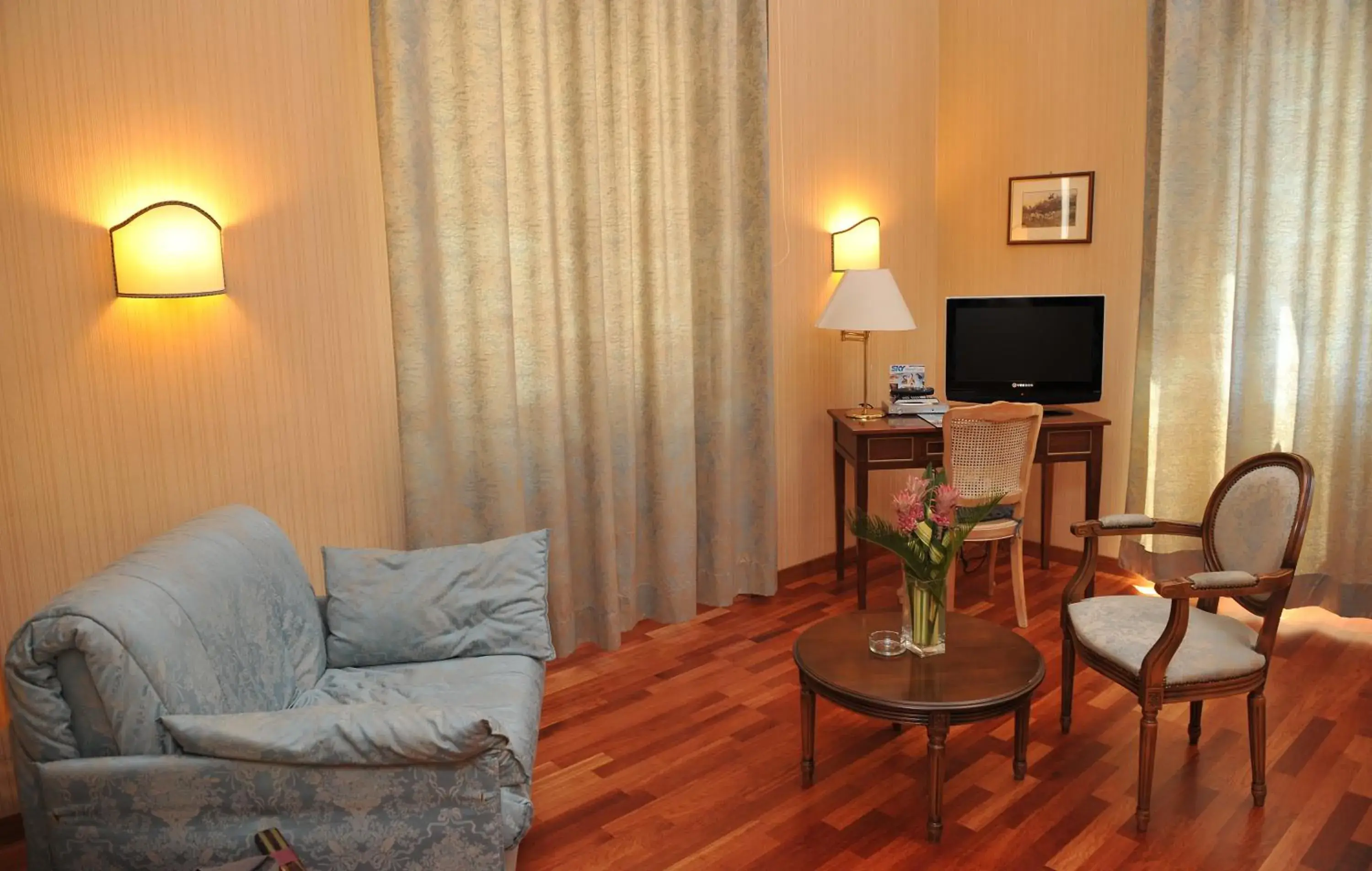 Living room, Seating Area in Grande Albergo Quattro Stagioni