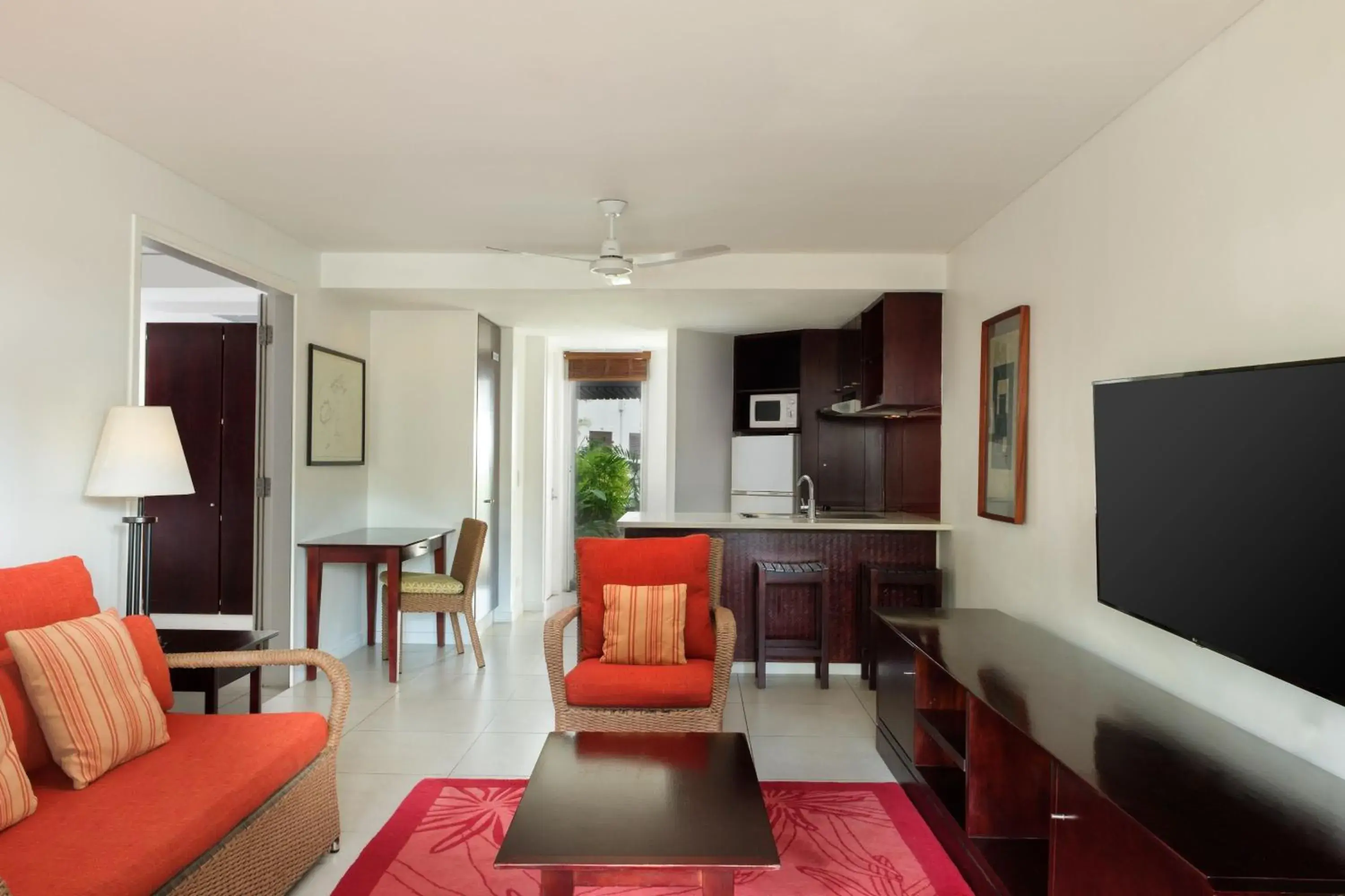 Bedroom, Seating Area in Sheraton Denarau Villas