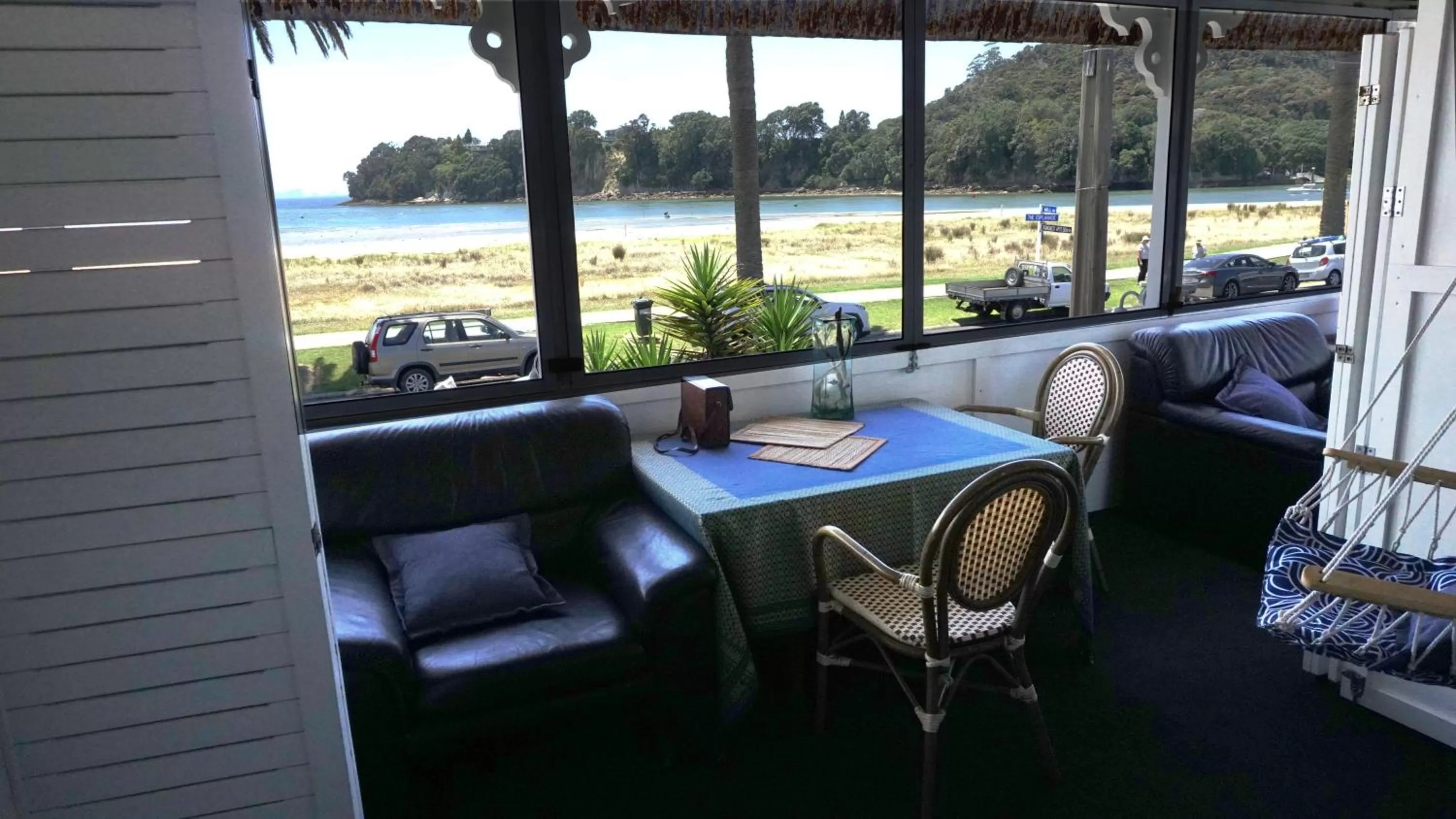 Nana Glads Beachfront Accommodation