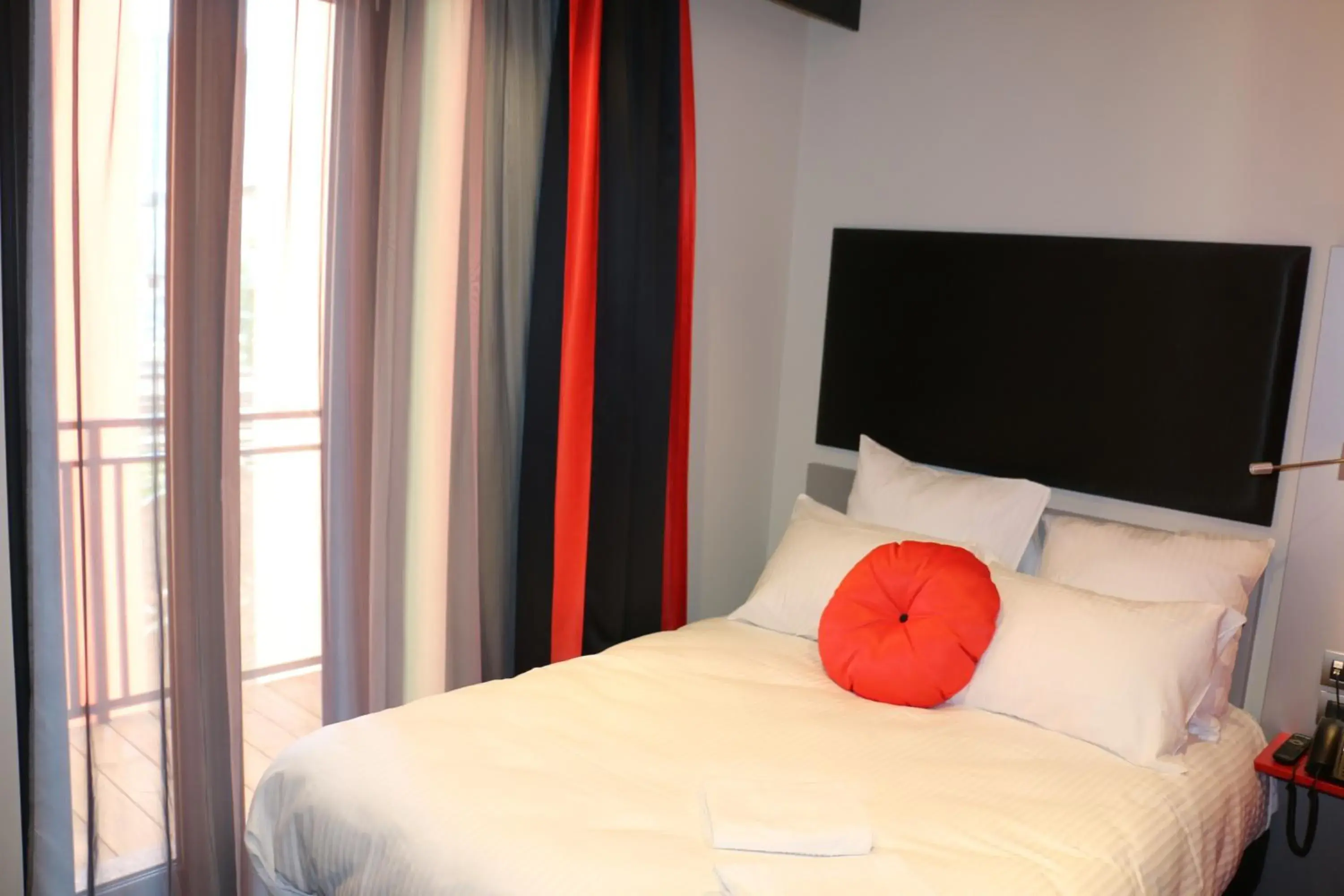 Bedroom, Bed in Best Western Richelieu Lyon Part-Dieu