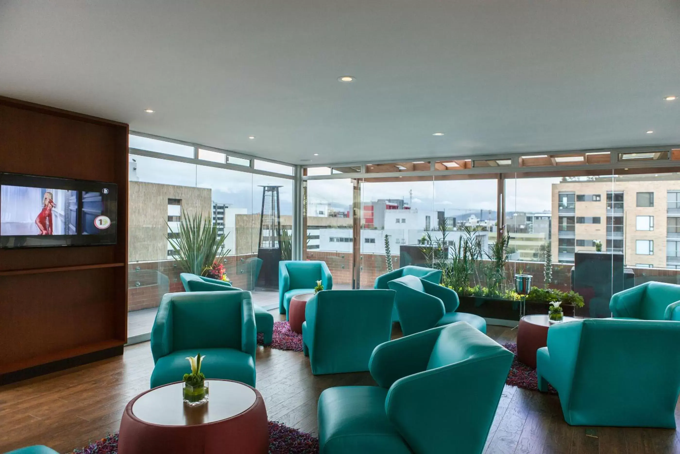 Balcony/Terrace, Lounge/Bar in Best Western Plus 93 Park Hotel