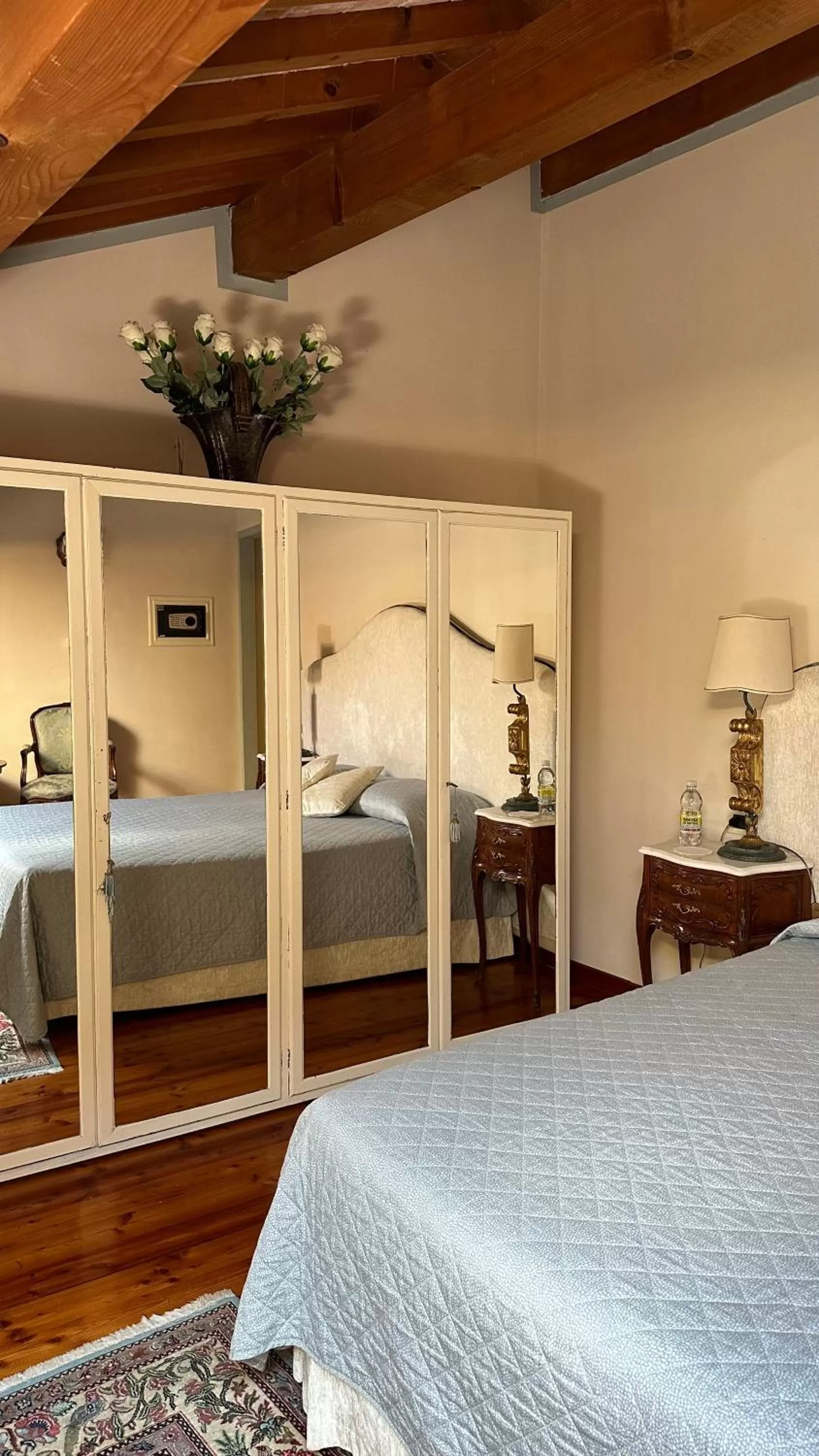 Bed in CA' HEMINGWAY