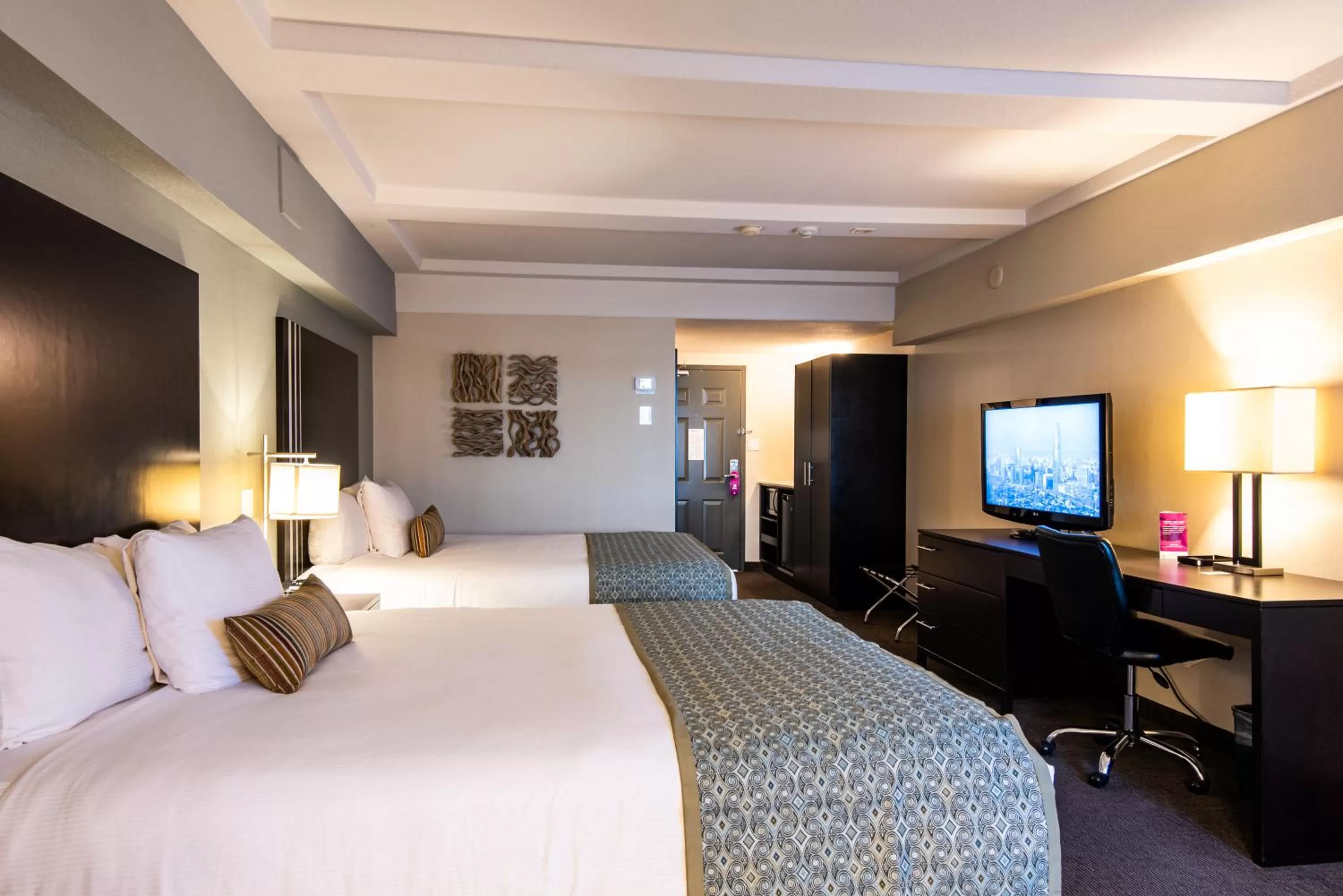 Photo of the whole room, Bed in Coast Kamloops Hotel & Conference Centre