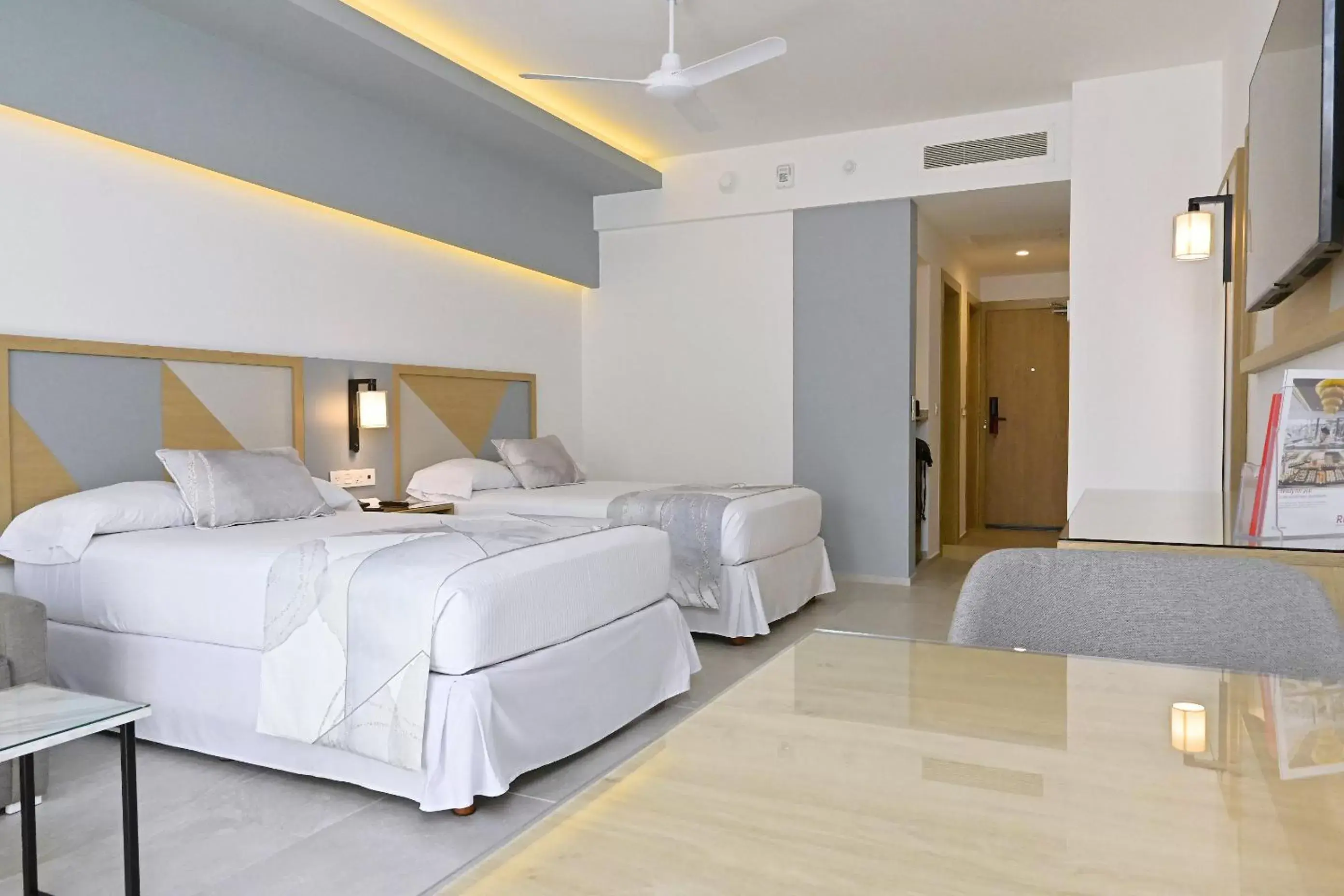 Bedroom, Bed in Riu Caribe - All Inclusive
