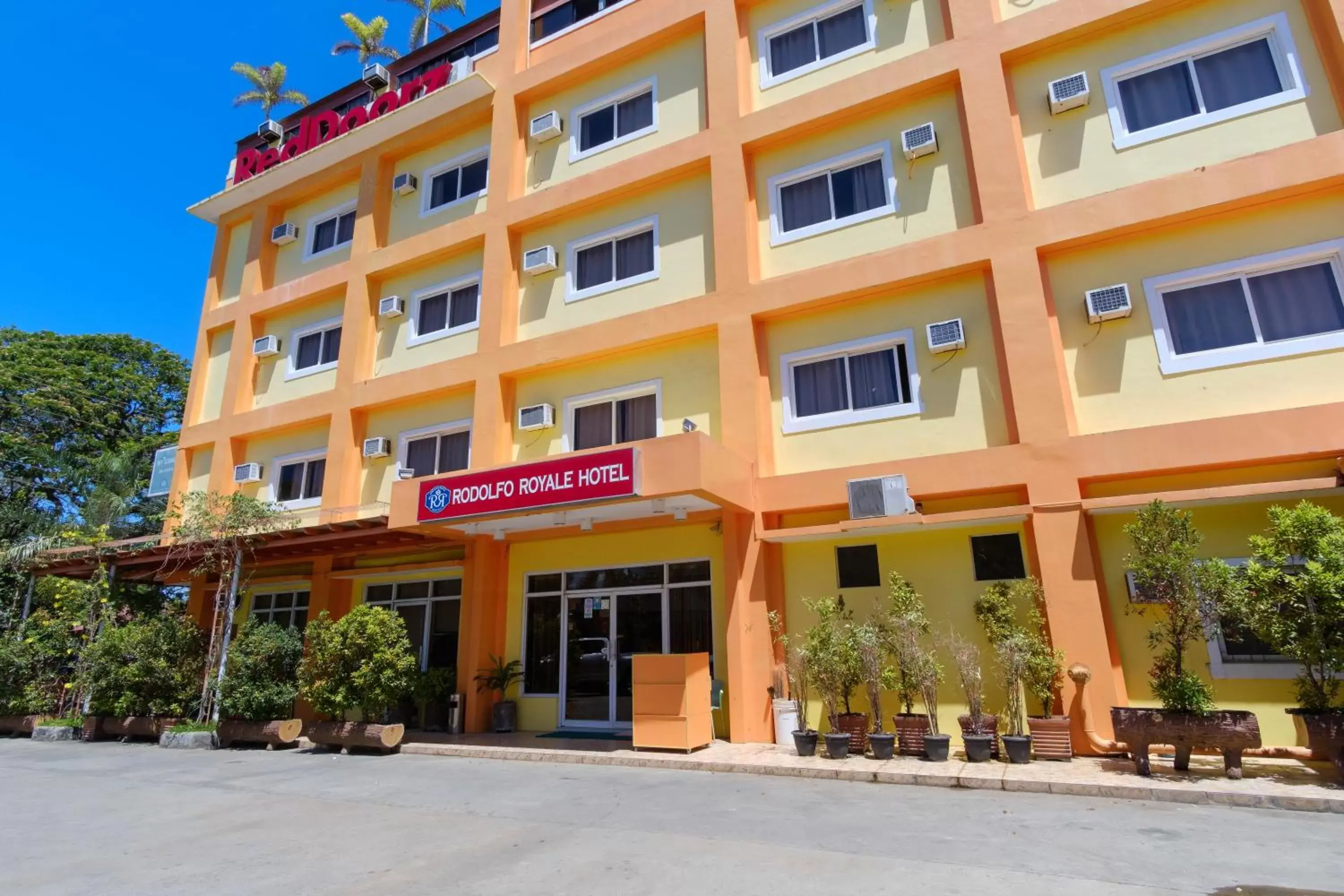 Property building in RedDoorz Plus @ Manalo Extension Palawan Property building in RedDoorz Plus @ Manalo Extension Palawan