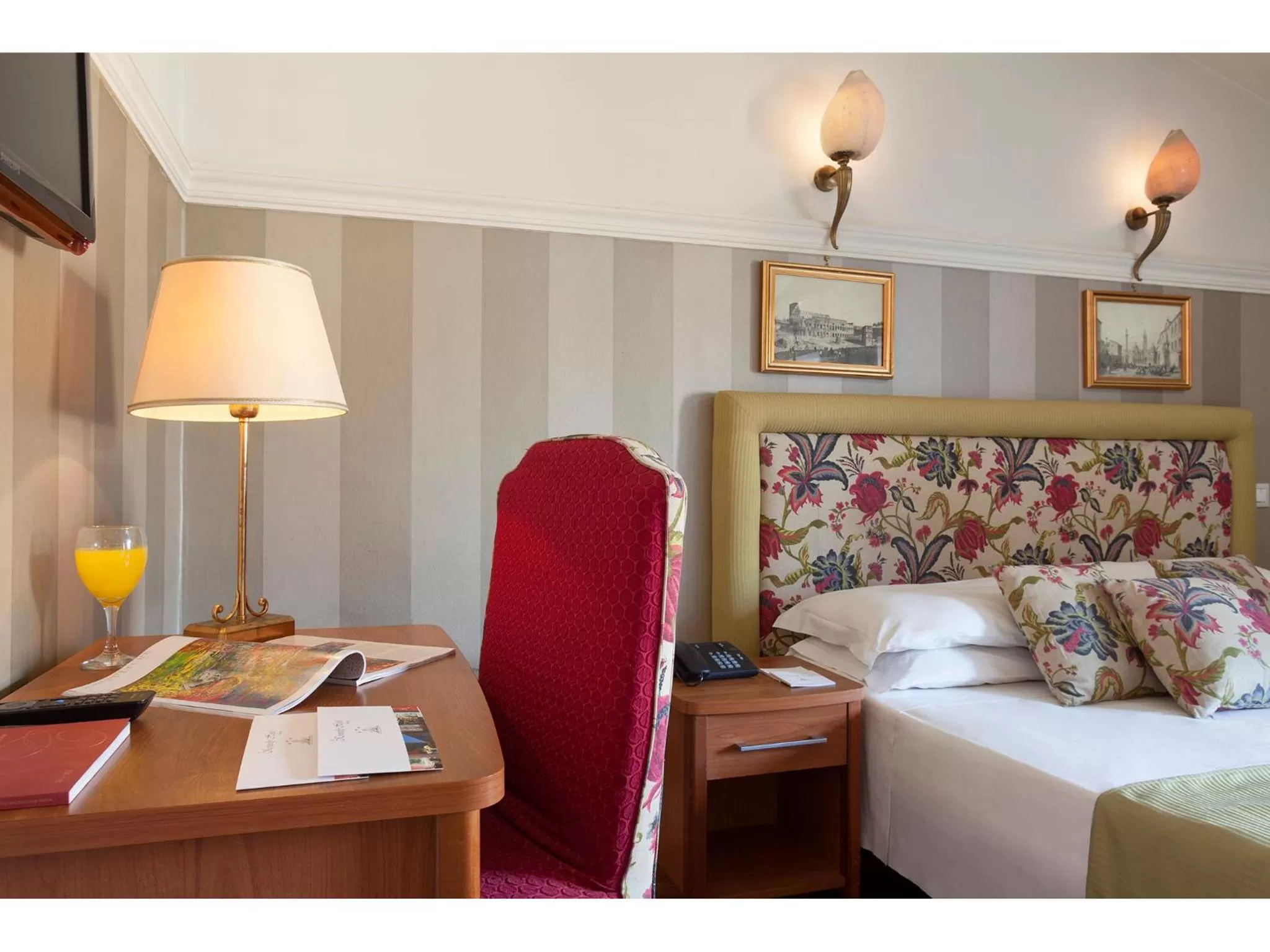 Decorative detail, Bed in Hotel Kennedy