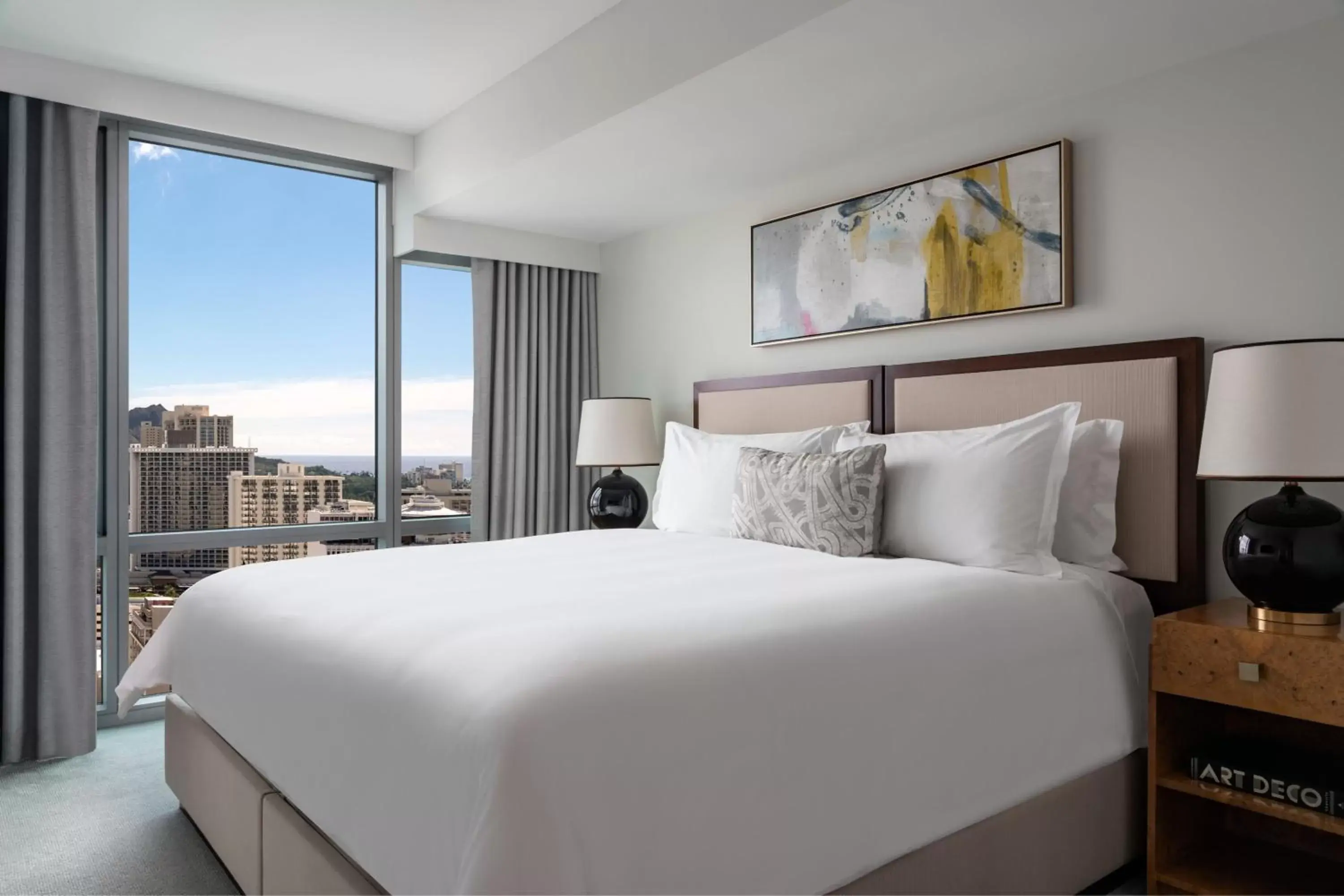 Bedroom, Bed in The Ritz-Carlton Residences, Waikiki Beach Hotel