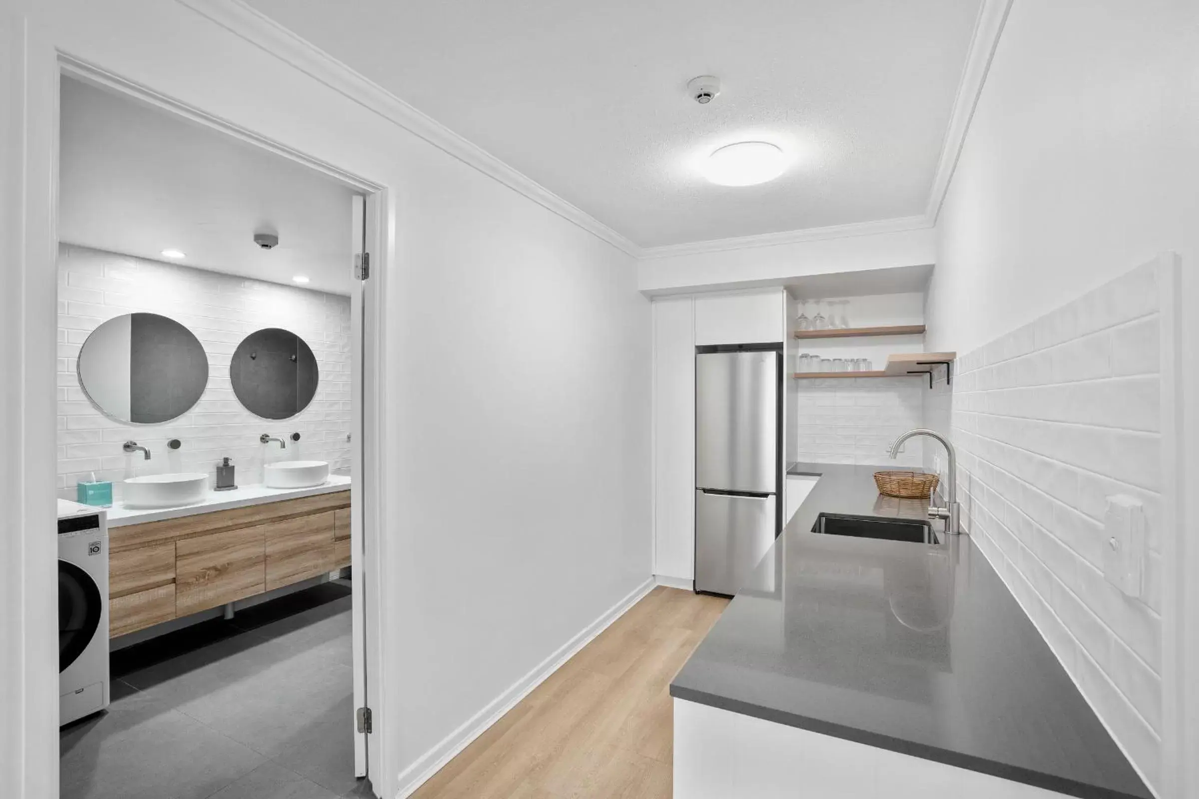 Kitchen/Kitchenette in Sovereign on the Gold Coast