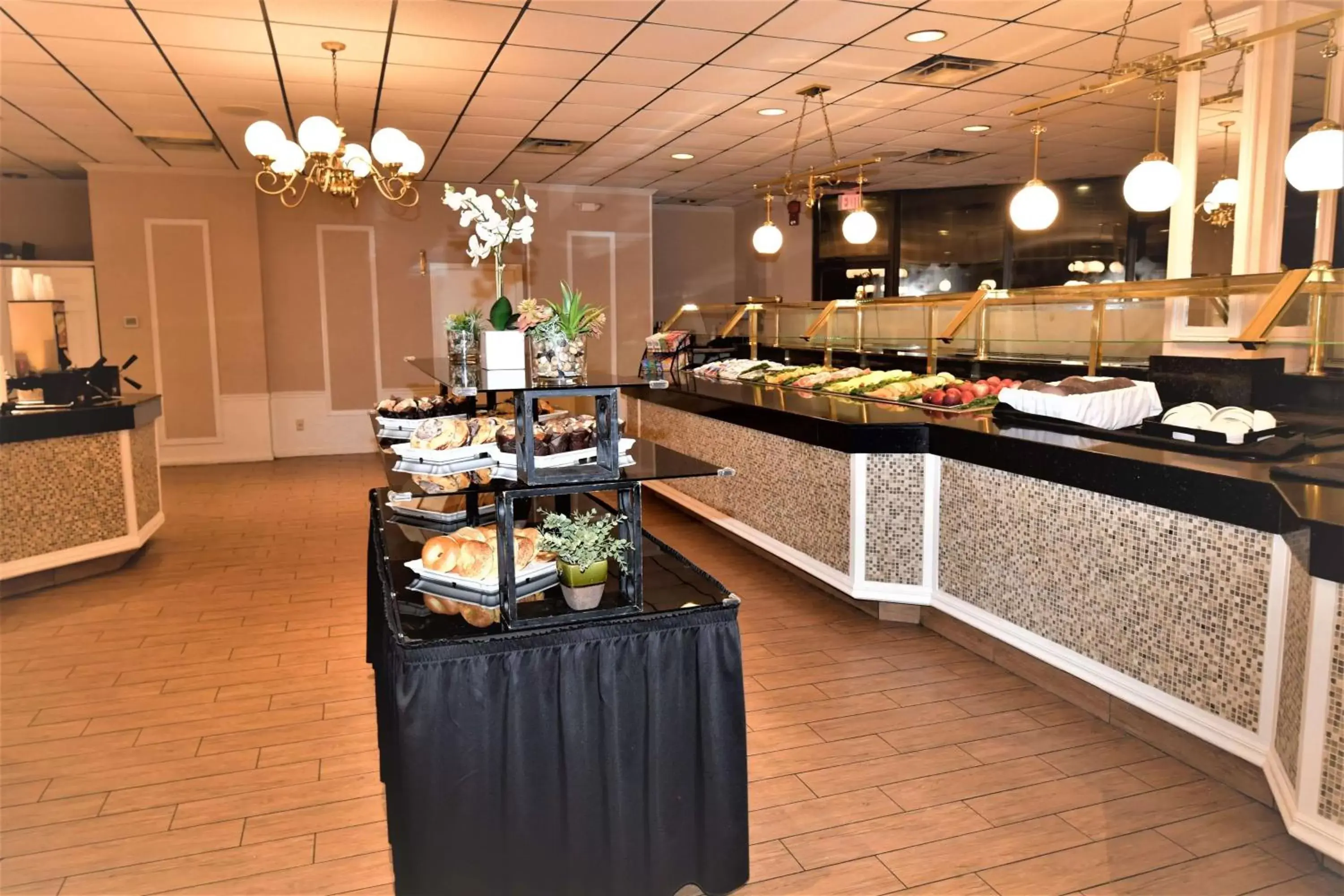 Restaurant/places to eat in Ramada by Wyndham Jacksonville Hotel & Conference Center Restaurant/places to eat in Ramada by Wyndham Jacksonville Hotel & Conference Center