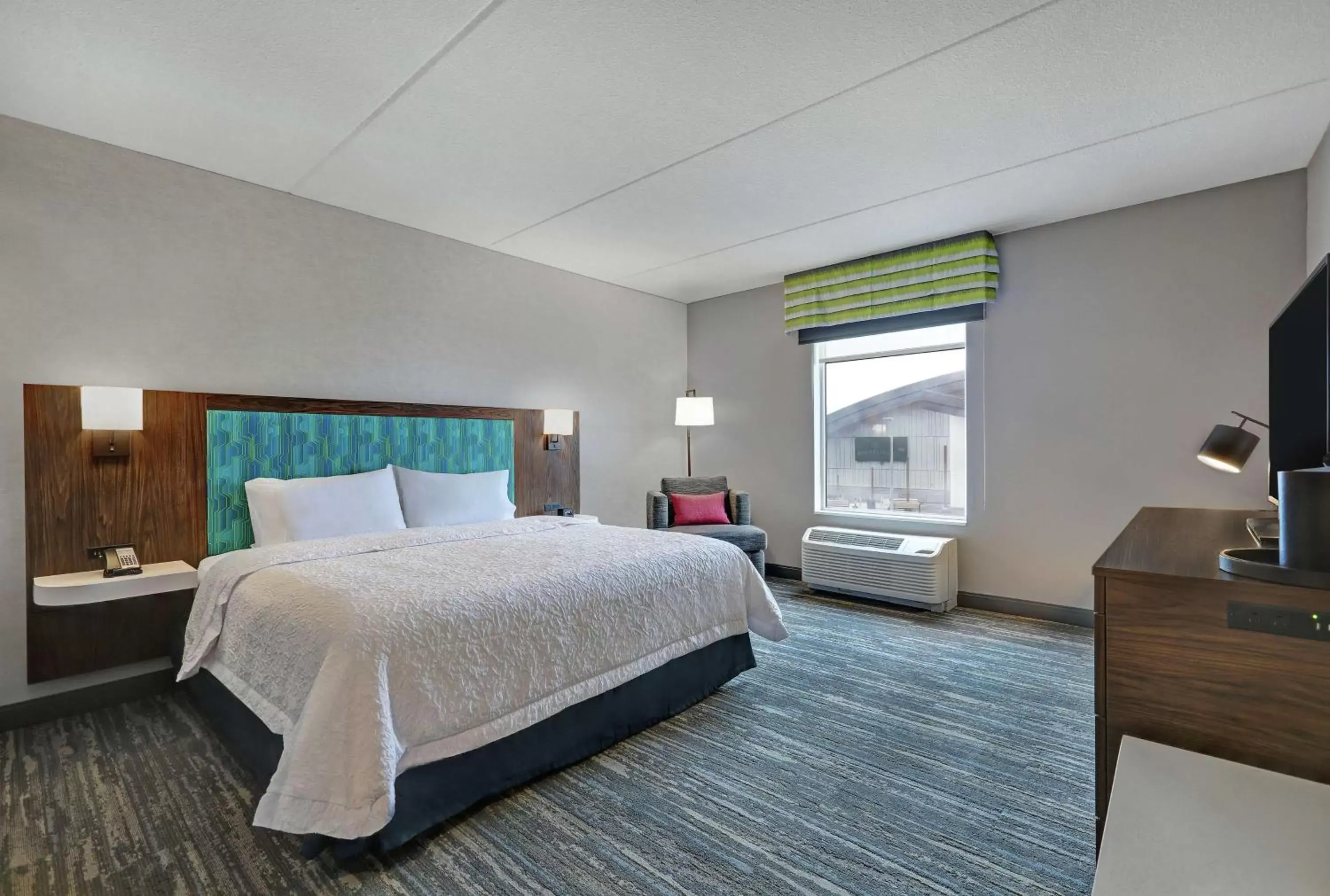 Bed in Hampton Inn Peterborough Bed in Hampton Inn Peterborough