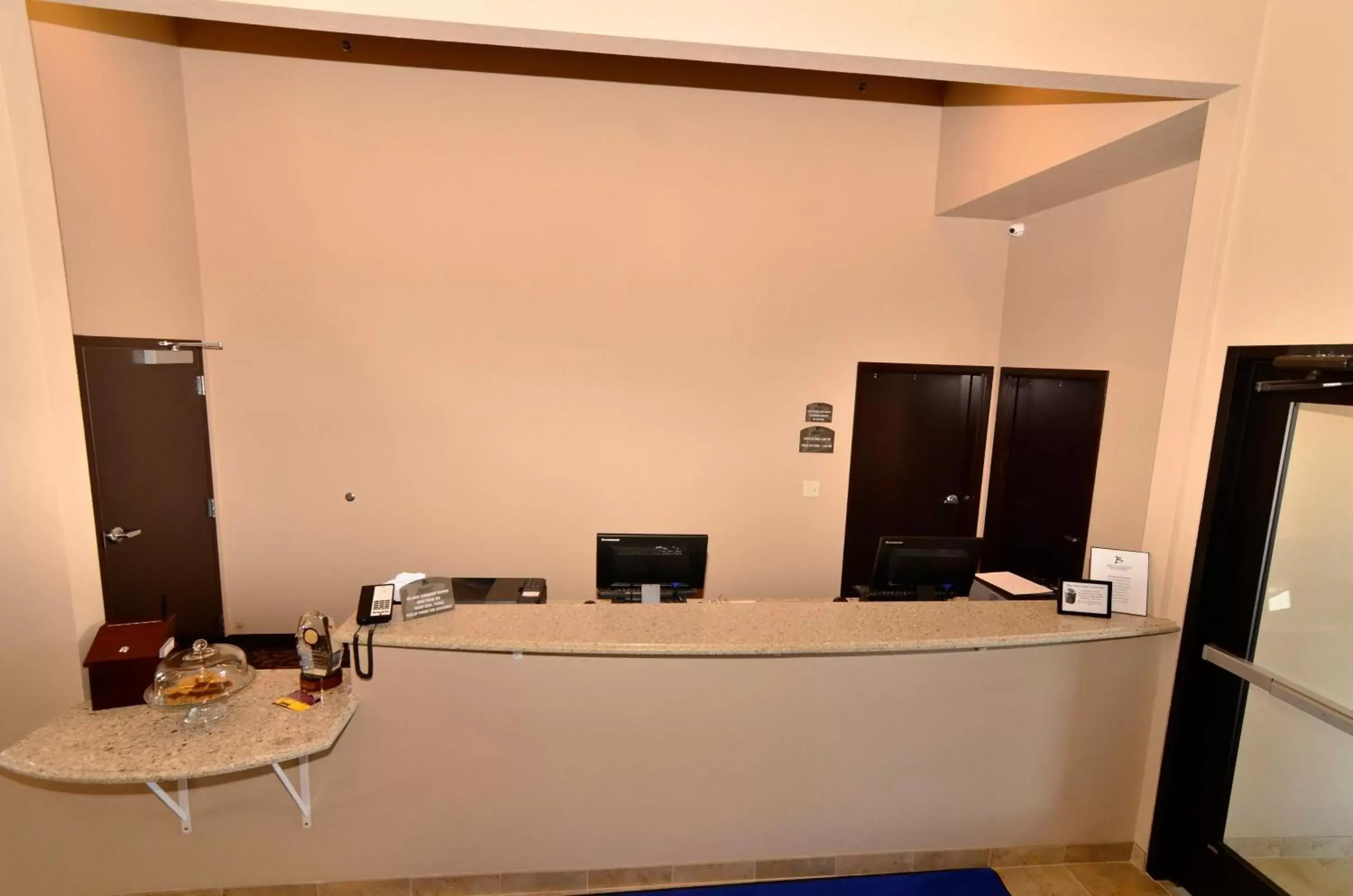 Lobby or reception in Cobblestone Inn & Suites - Holstein Lobby or reception in Cobblestone Inn & Suites - Holstein