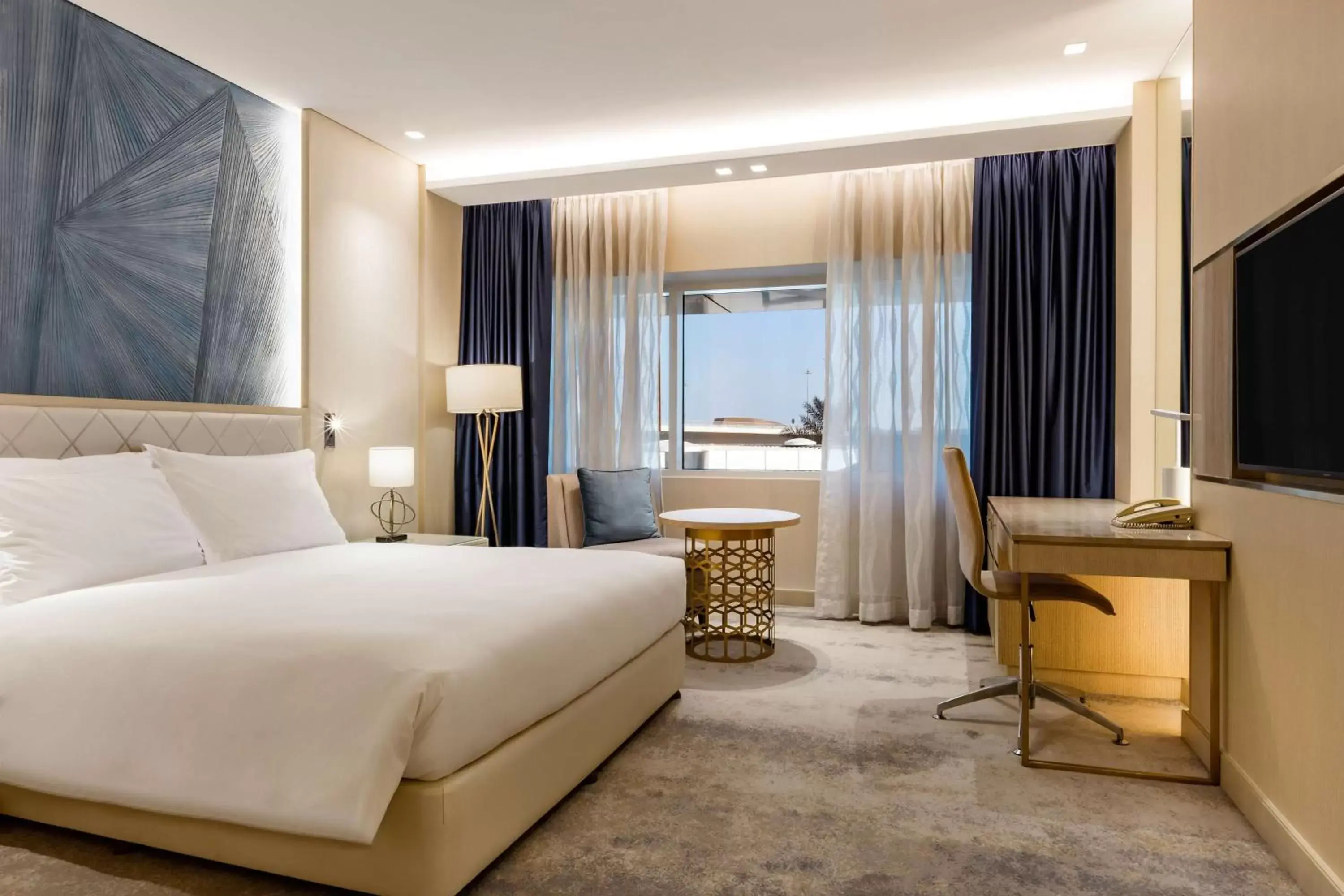 Day, Bed in The Diplomat Radisson Blu Hotel Residence & Spa