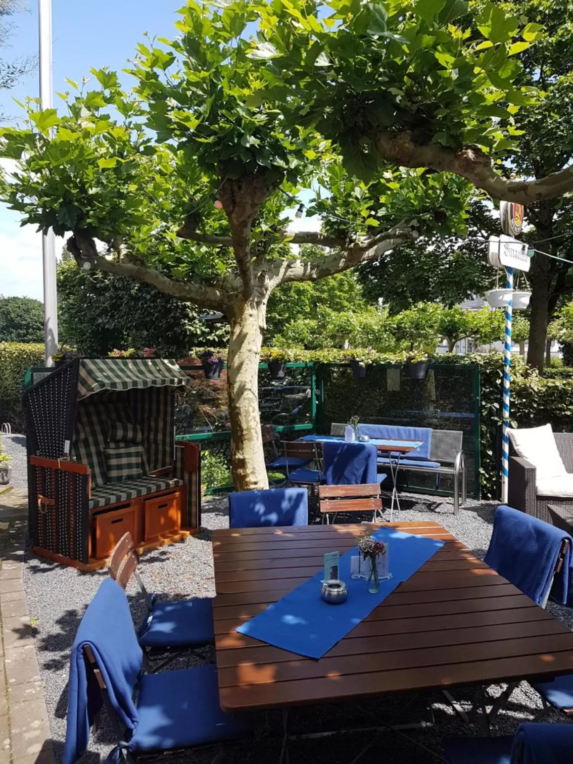 Restaurant/places to eat in Hotel am Weiher