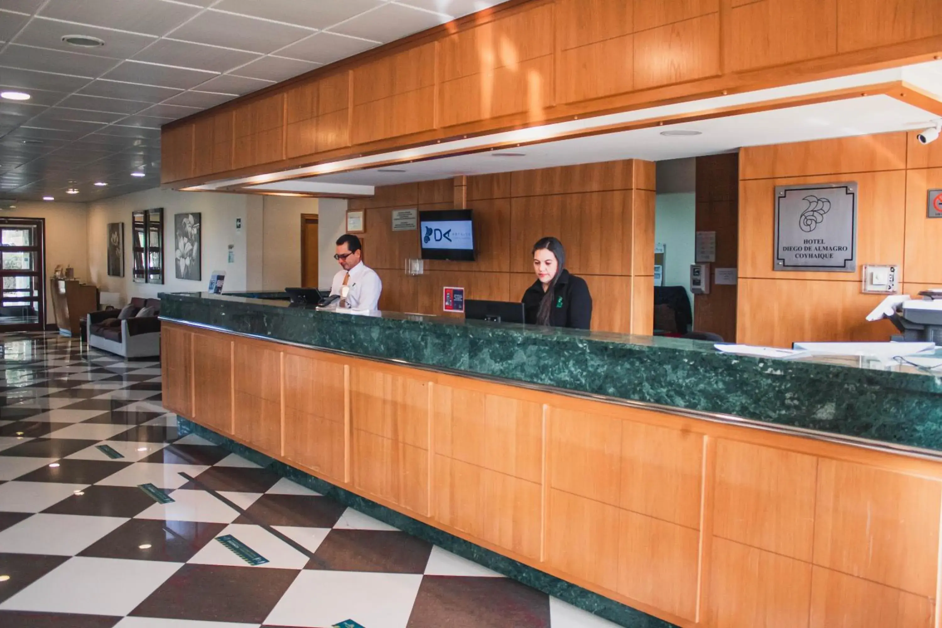 Lobby or reception, Lobby/Reception in Hotel Diego de Almagro Coyhaique