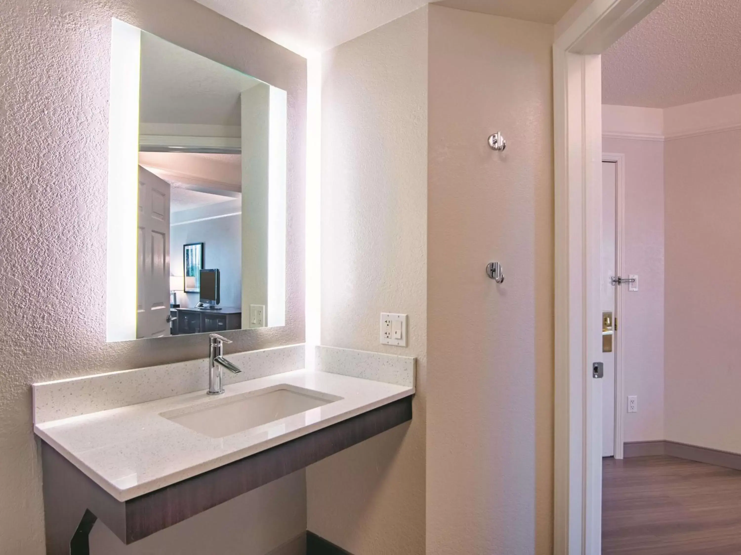 Photo of the whole room, Bathroom in La Quinta by Wyndham Oklahoma City Norman