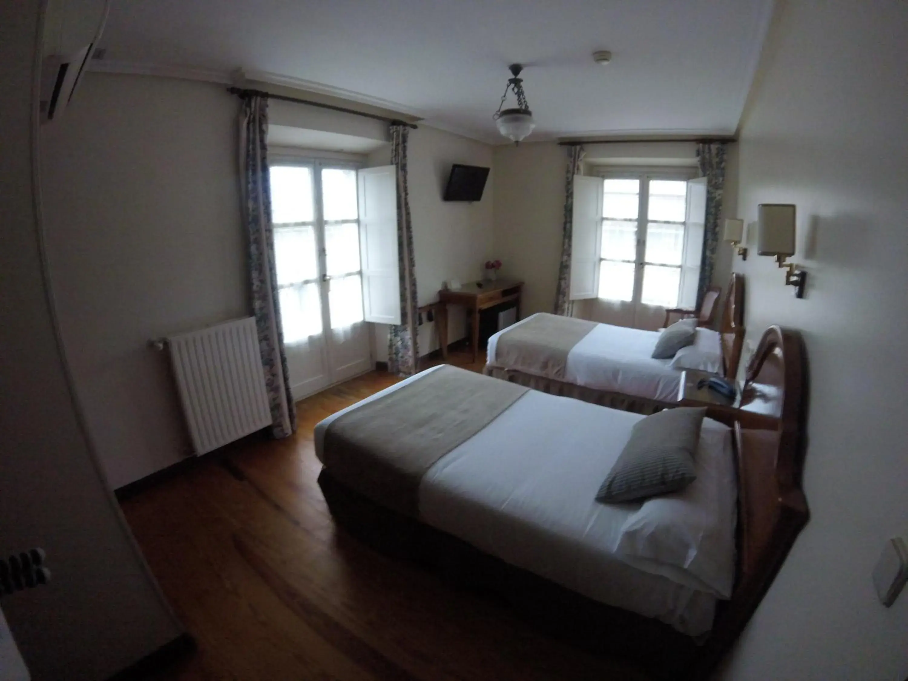 Bedroom, Bed in Hotel Asturias