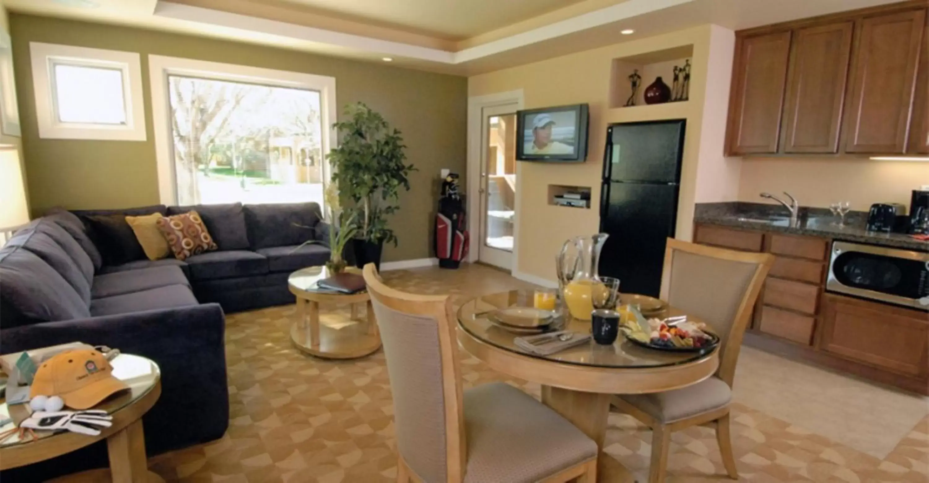 One-Bedroom Suite in Orange Tree Resort