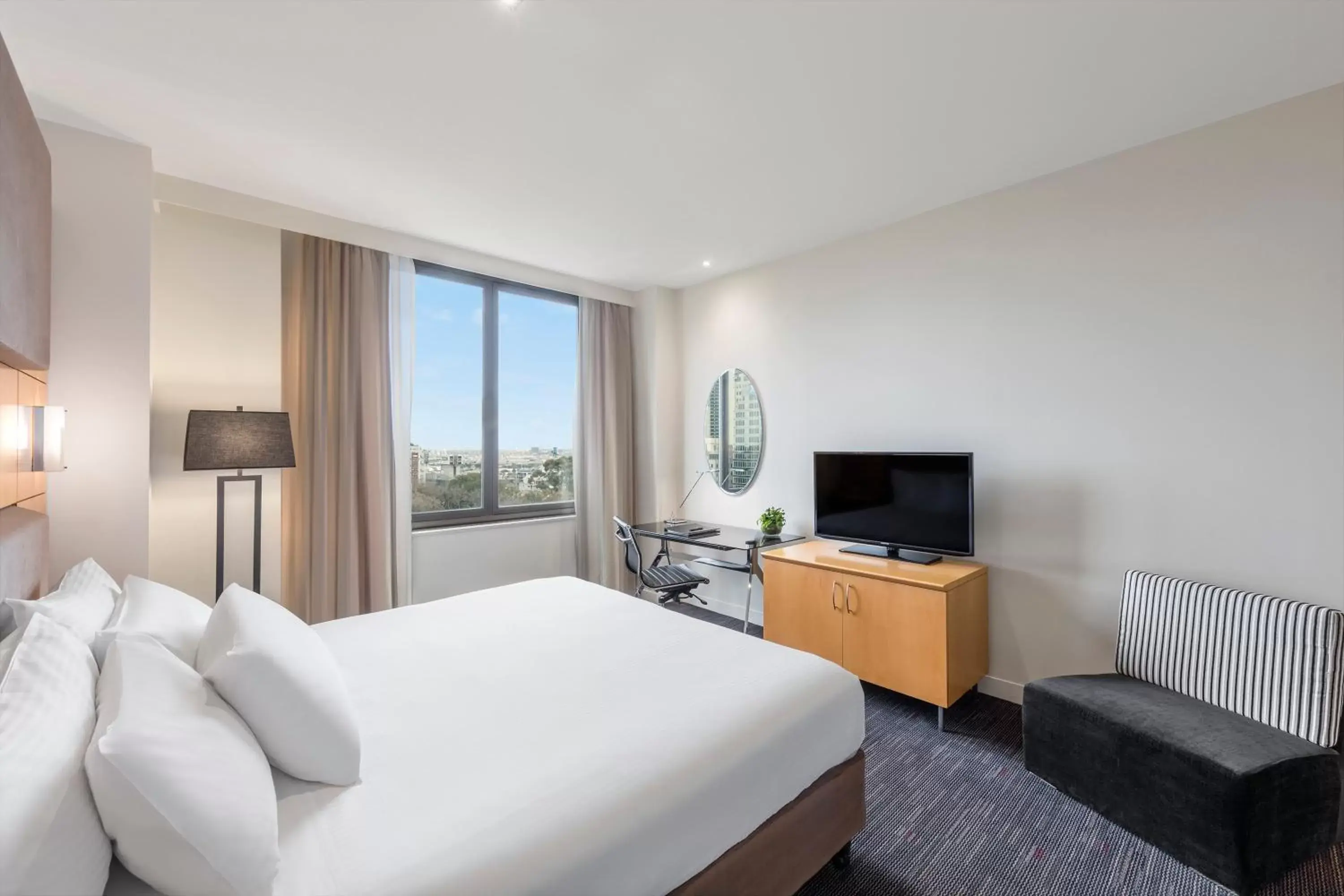 Bedroom in Radisson On Flagstaff Gardens Melbourne