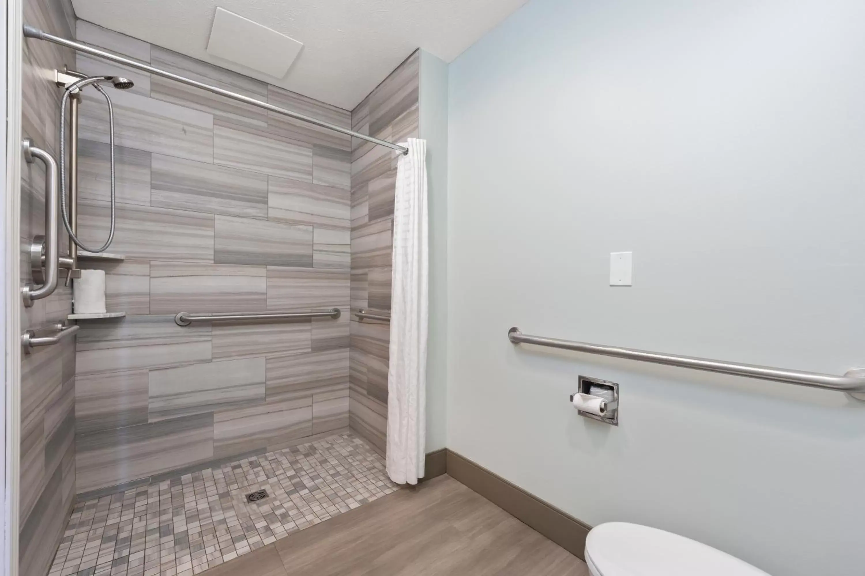 Bathroom in Cherry Tree Inn & Suites