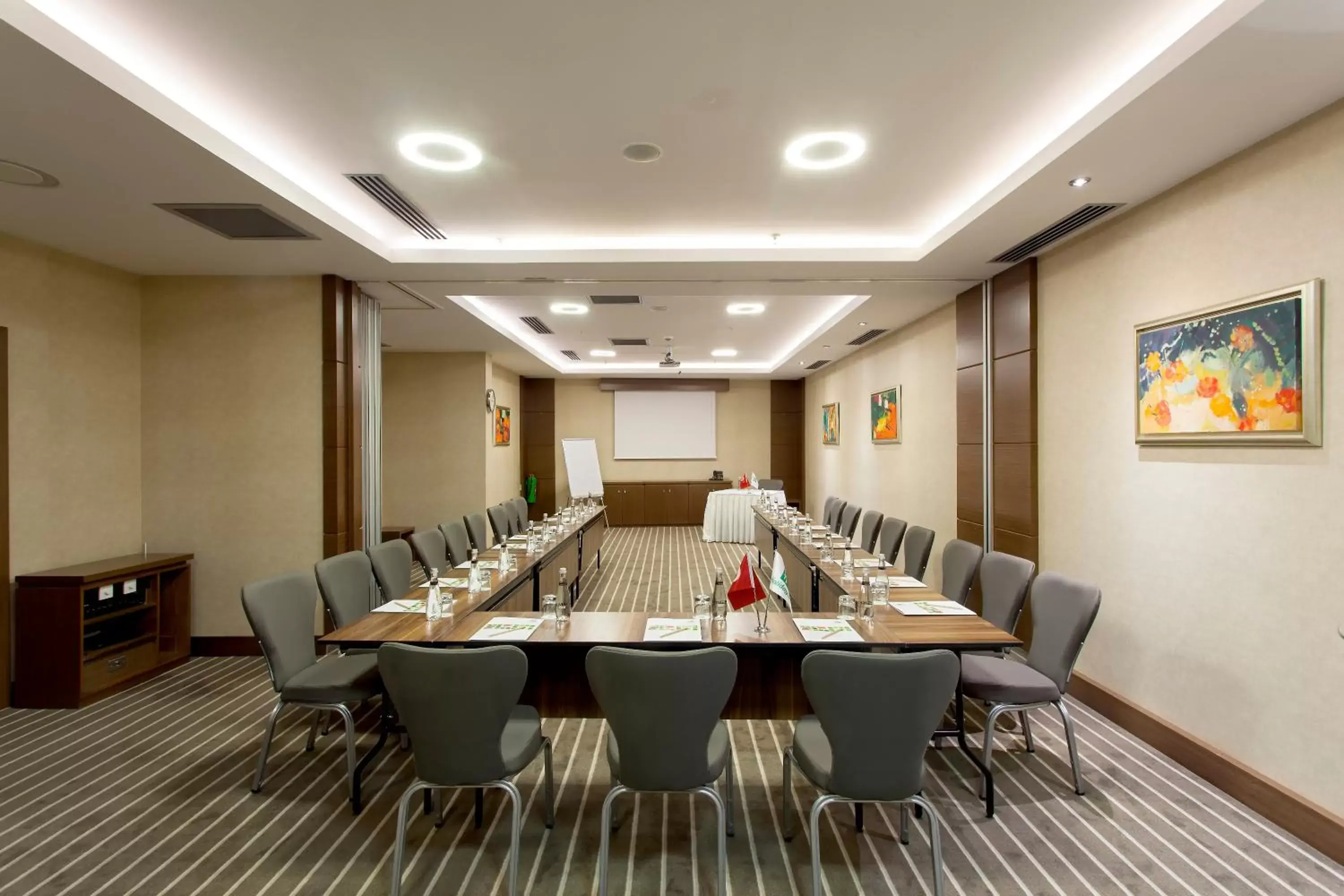 Meeting/conference room in Holiday Inn Ankara-Kavaklidere, an IHG Hotel