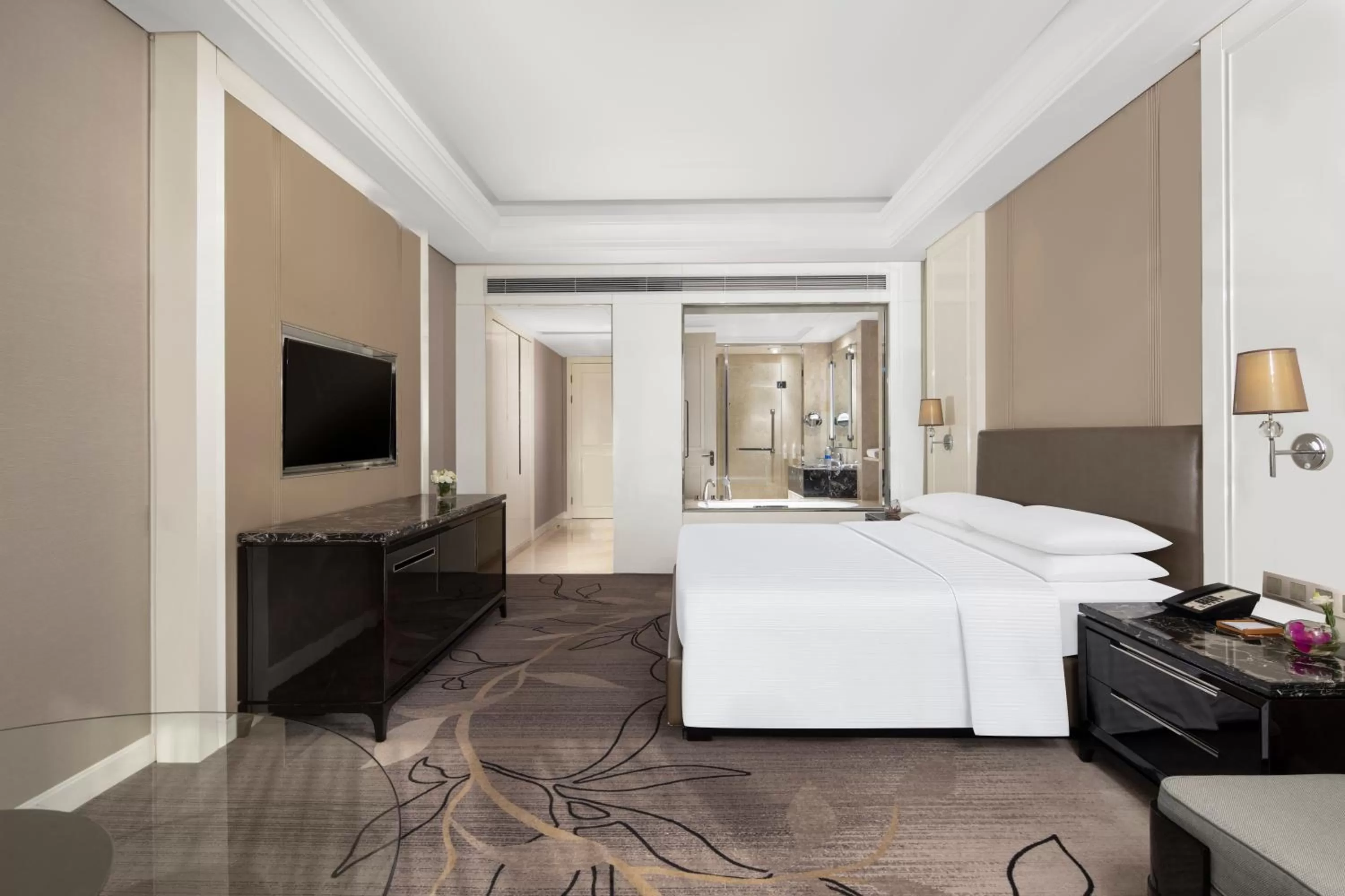 Bed in Zhejiang Taizhou Marriott Hotel