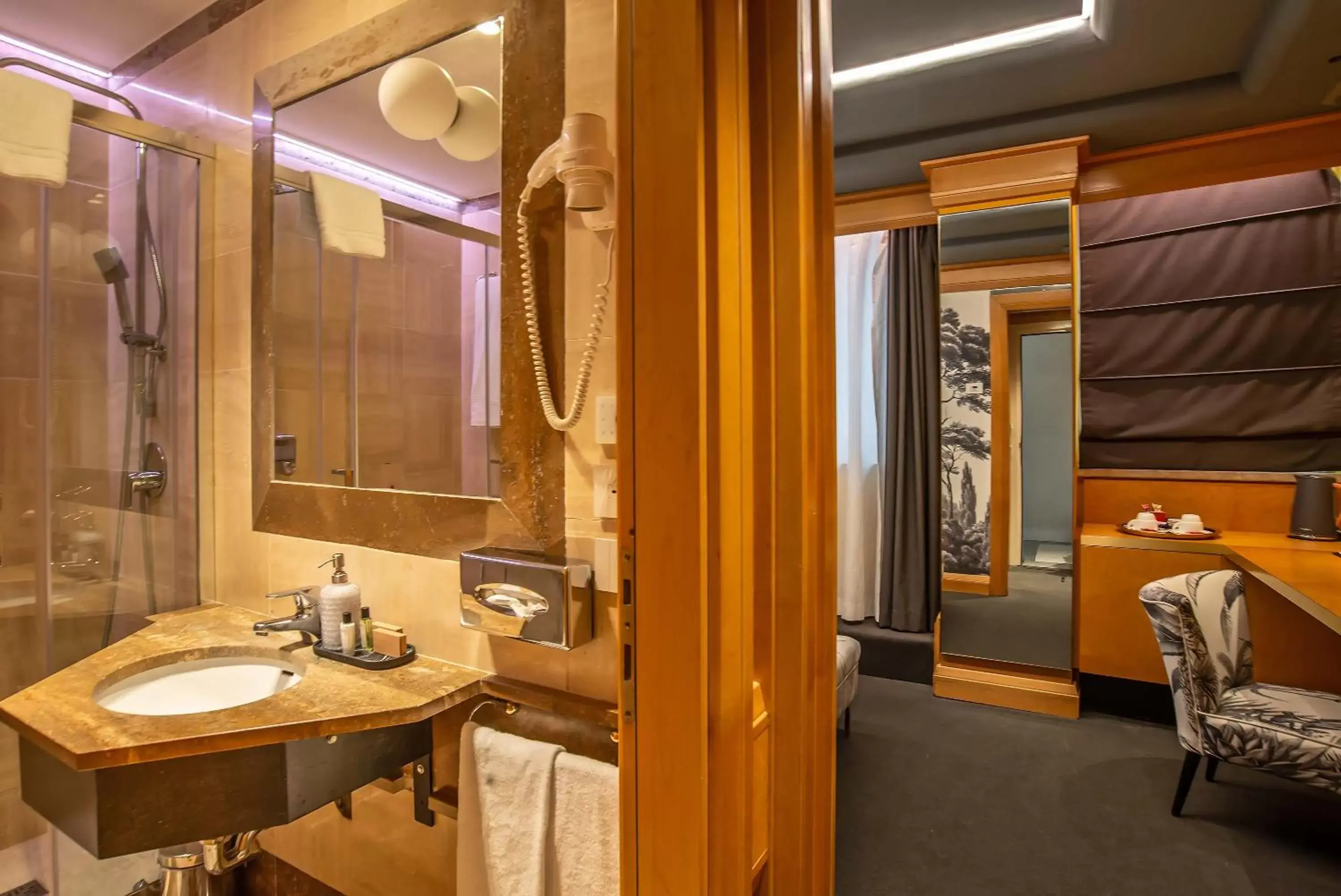 Steam room, Bathroom in Hotel White