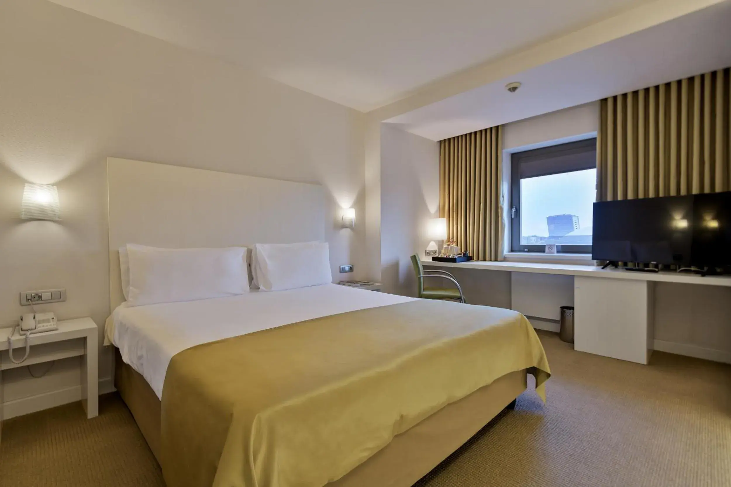Bedroom, Bed in Ramada Plaza by Wyndham Bucharest Convention Center