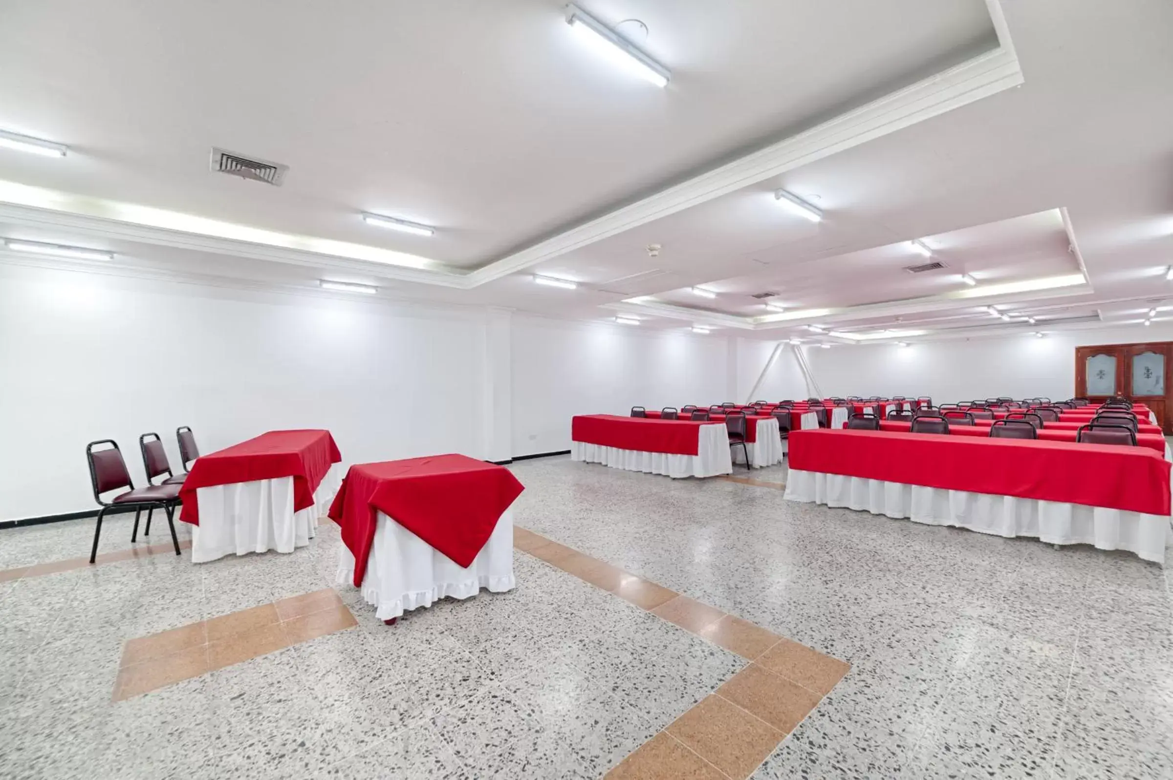 Meeting/conference room, Banquet Facilities in Hotel Granada Real