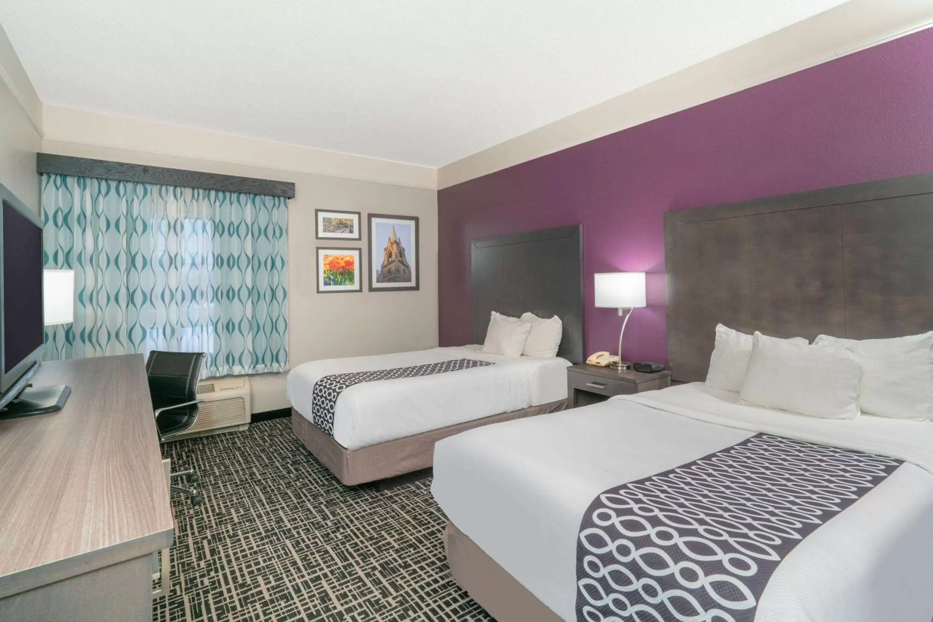 Photo of the whole room, Bed in La Quinta by Wyndham Latham Albany Airport