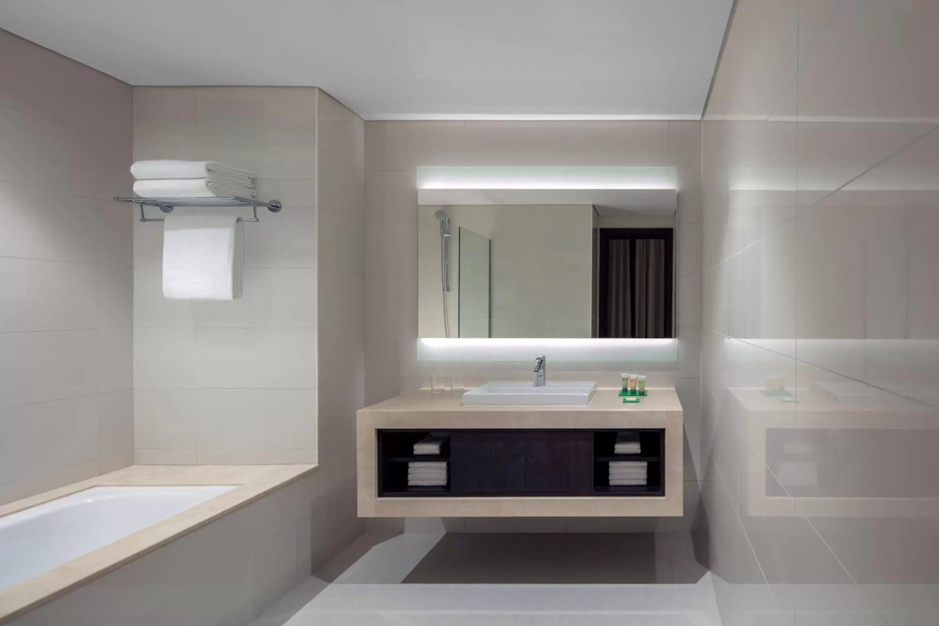 Bathroom in Hyatt Place Dubai Jumeirah Residences