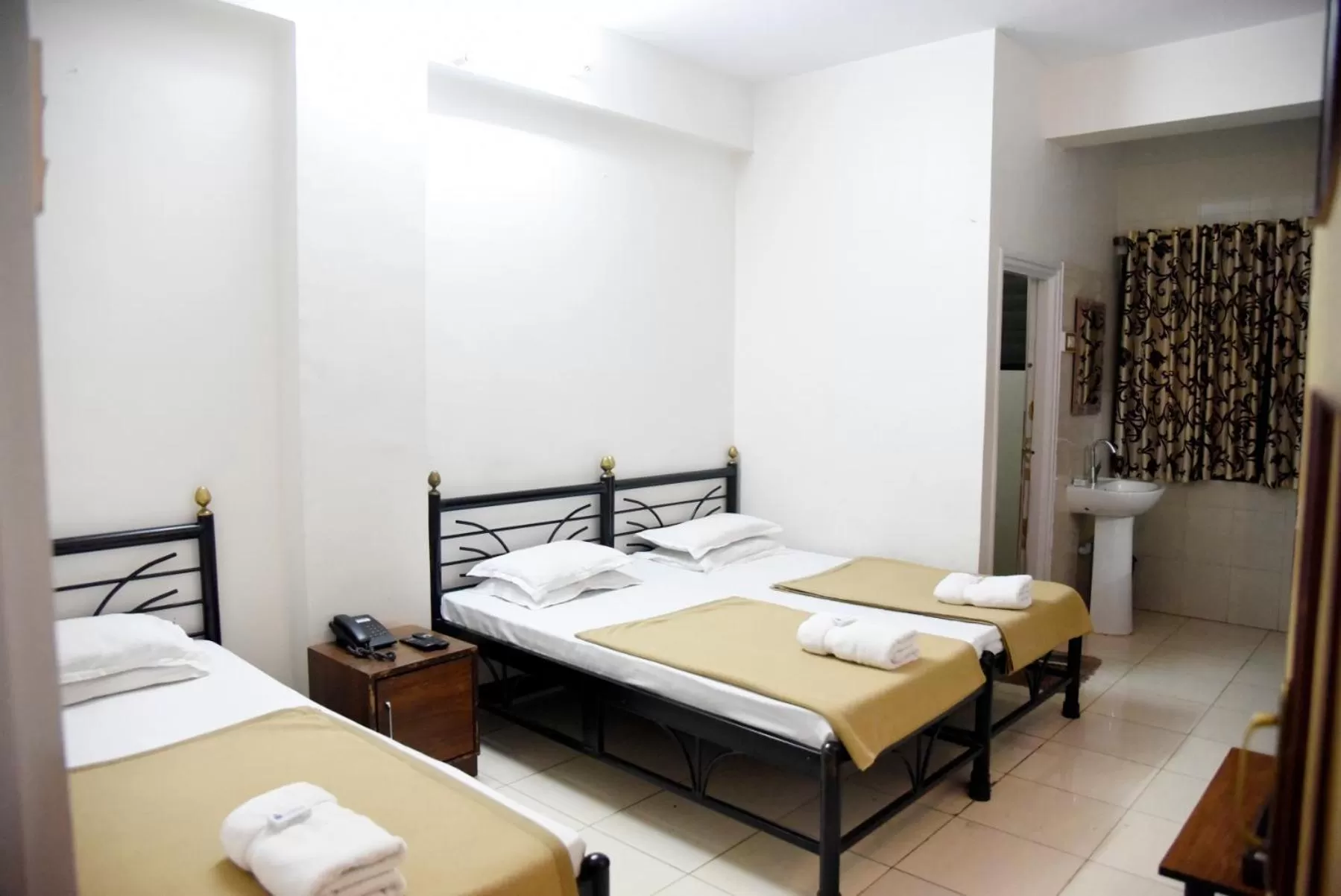 Bedroom, Bed in Hotel Sai Yatri