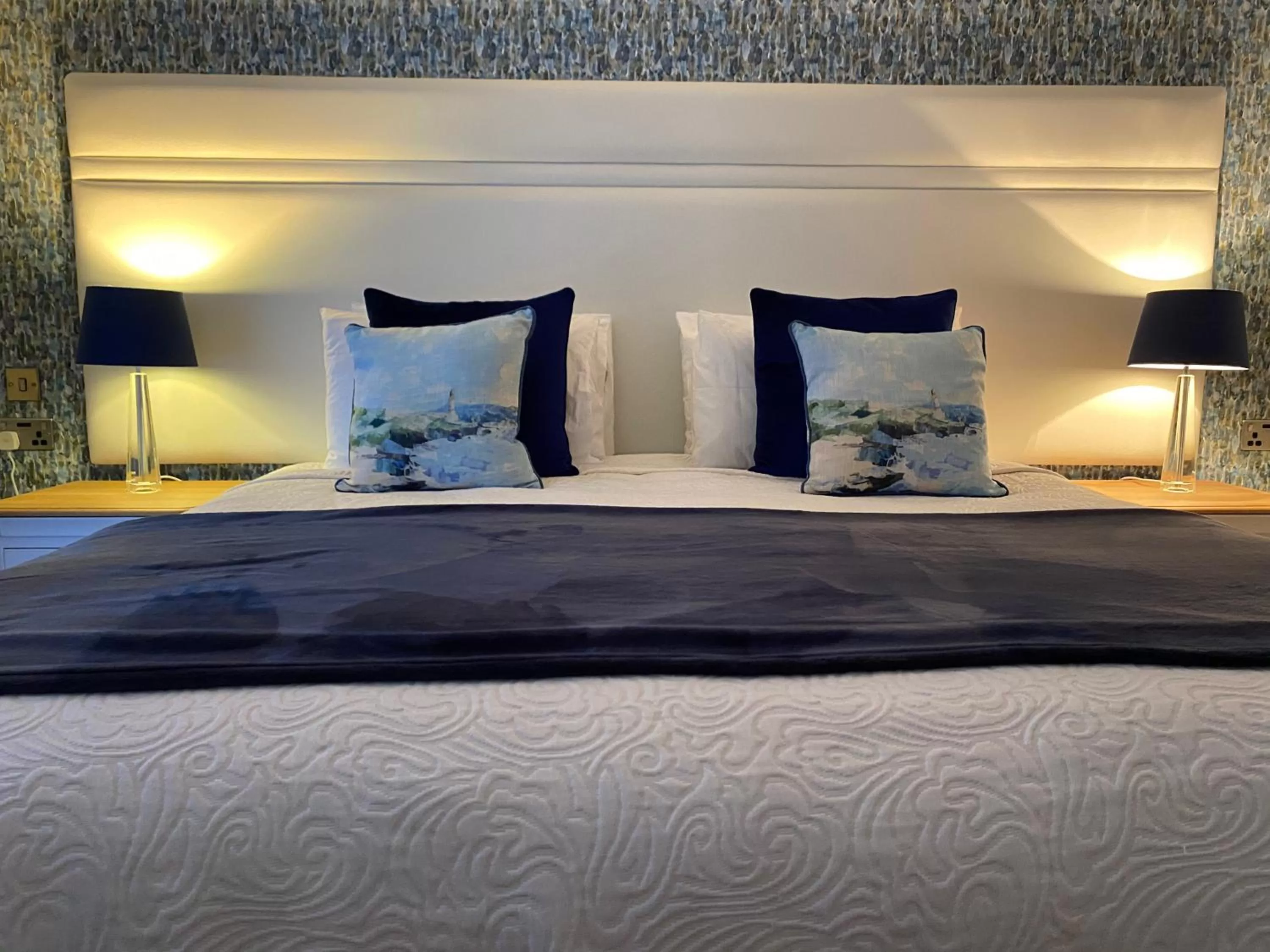 Bed in Toppesfield House B&B