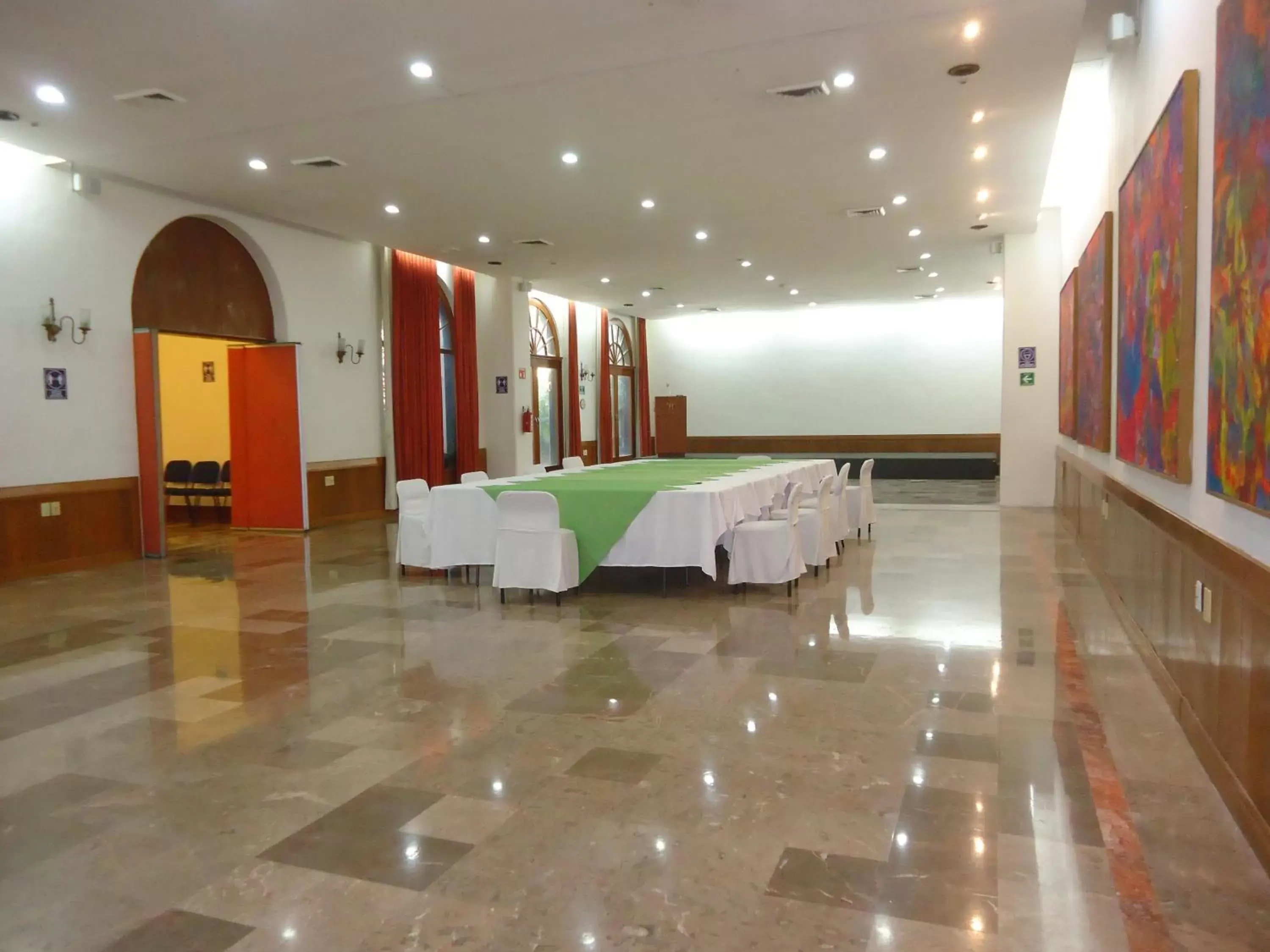 Banquet/Function facilities in Hotel Concierge Plaza Colima