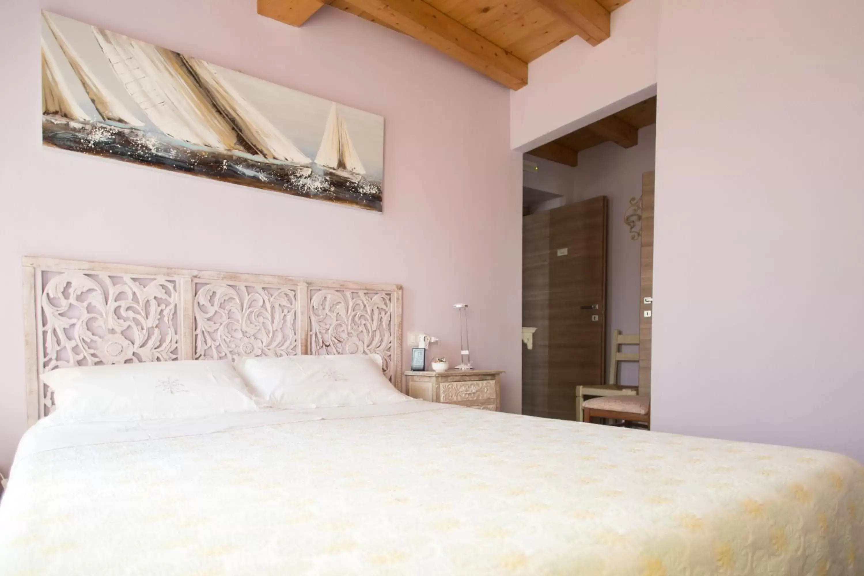 Photo of the whole room, Bed in La Casa Sul Sasso