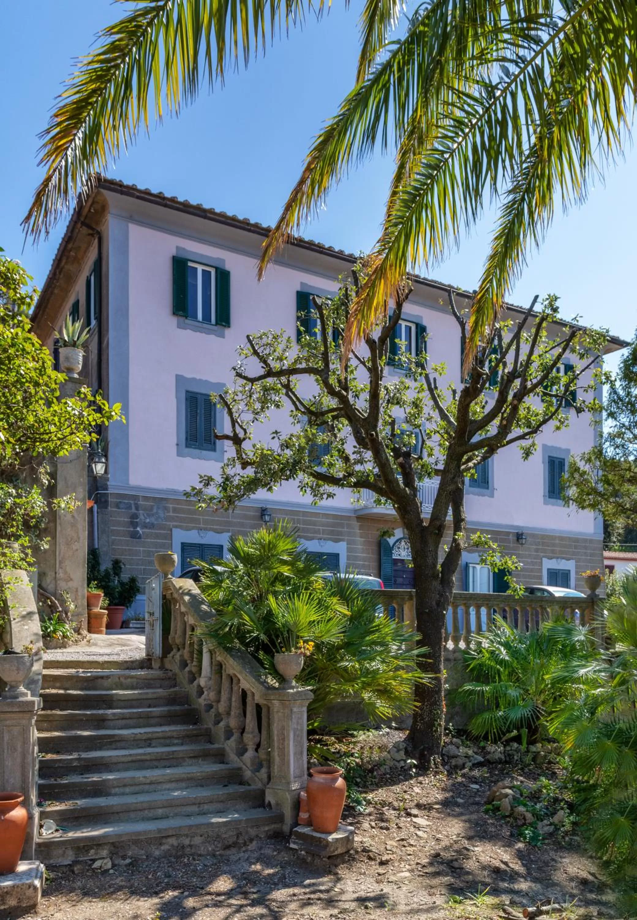 Property building in Villa Eugenia