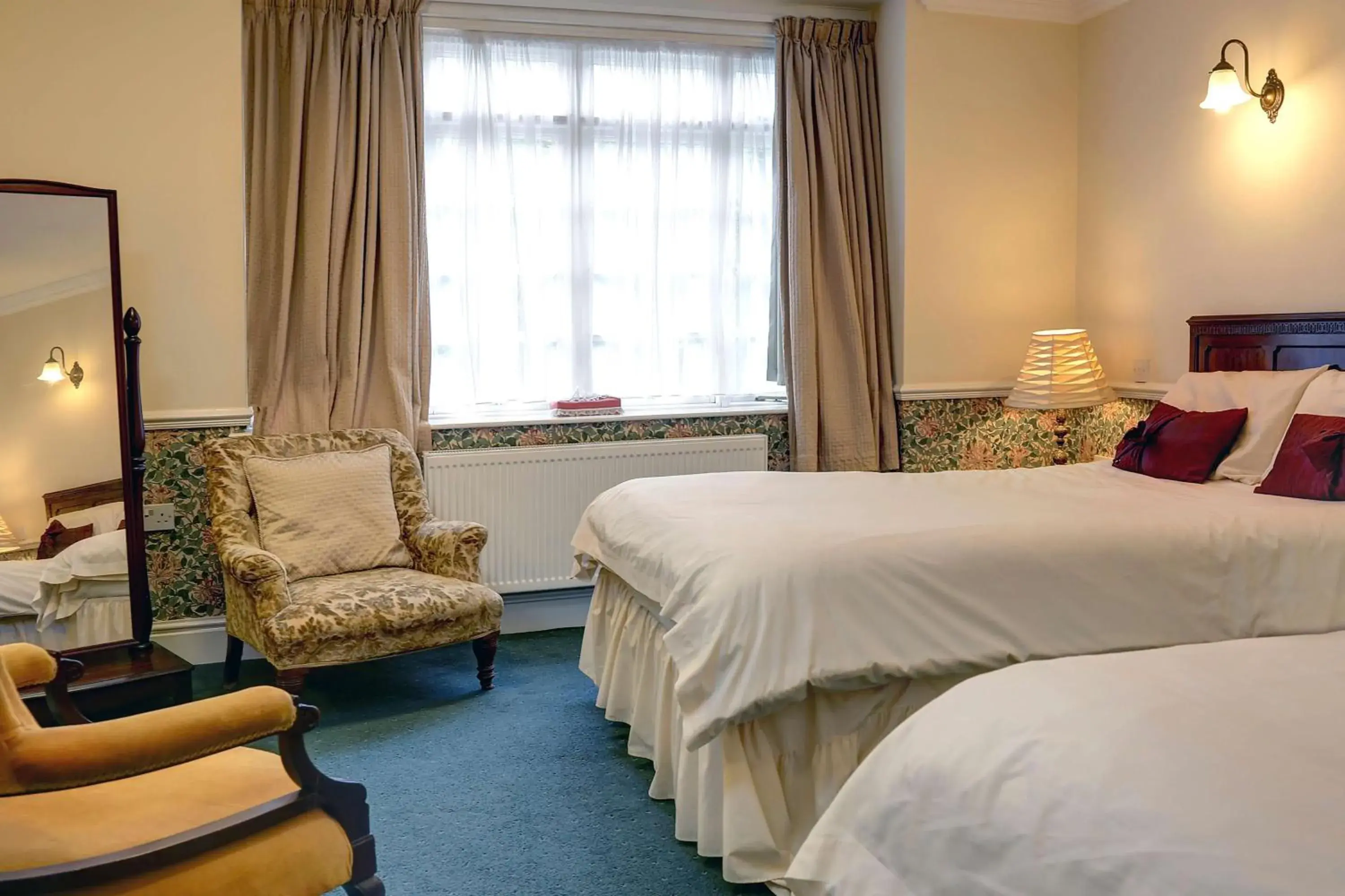Photo of the whole room, Bed in Best Western Lairgate Hotel