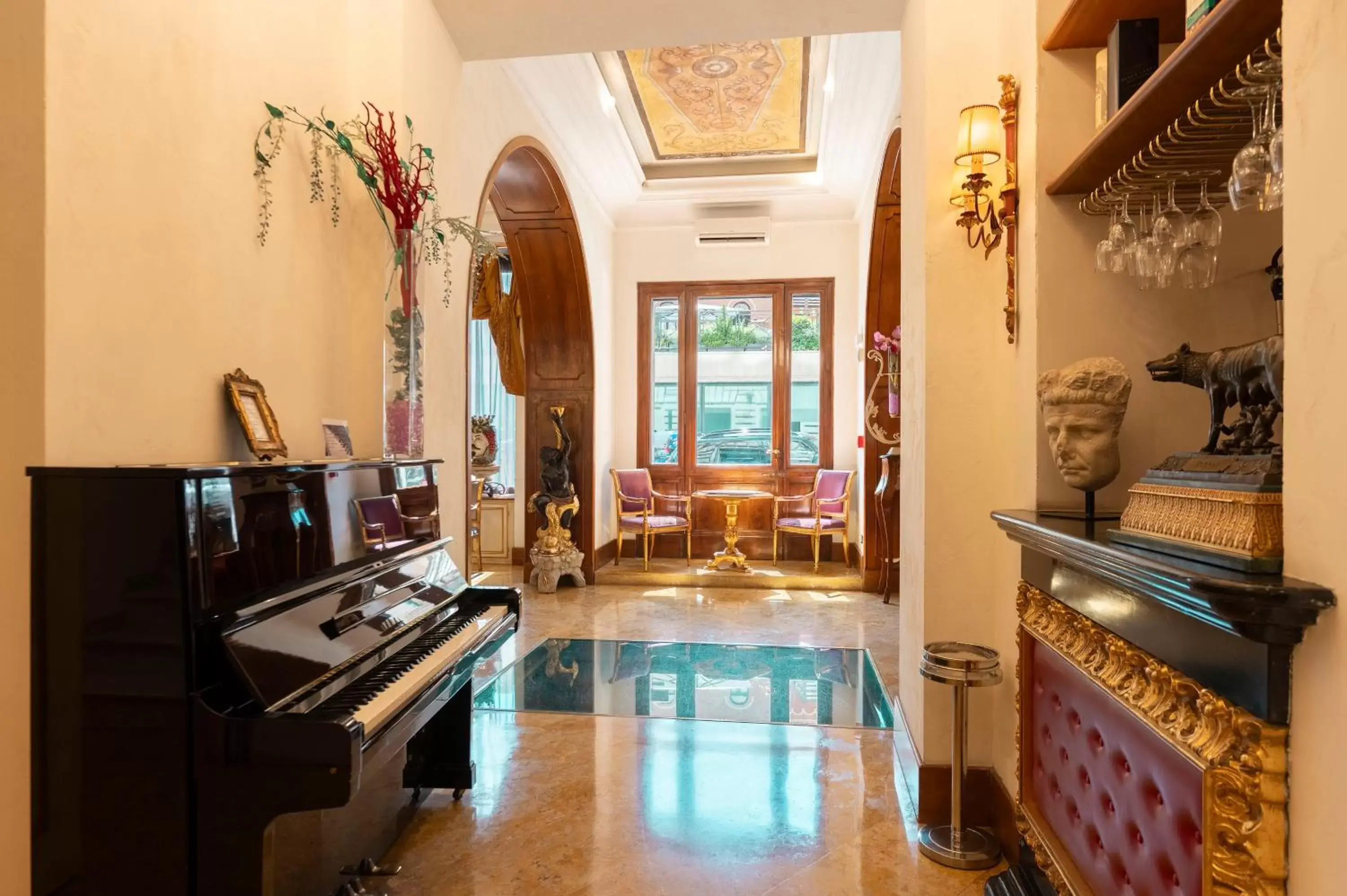 Communal lounge/ TV room, TV/Entertainment Center in Romanico Palace Luxury Hotel & SPA