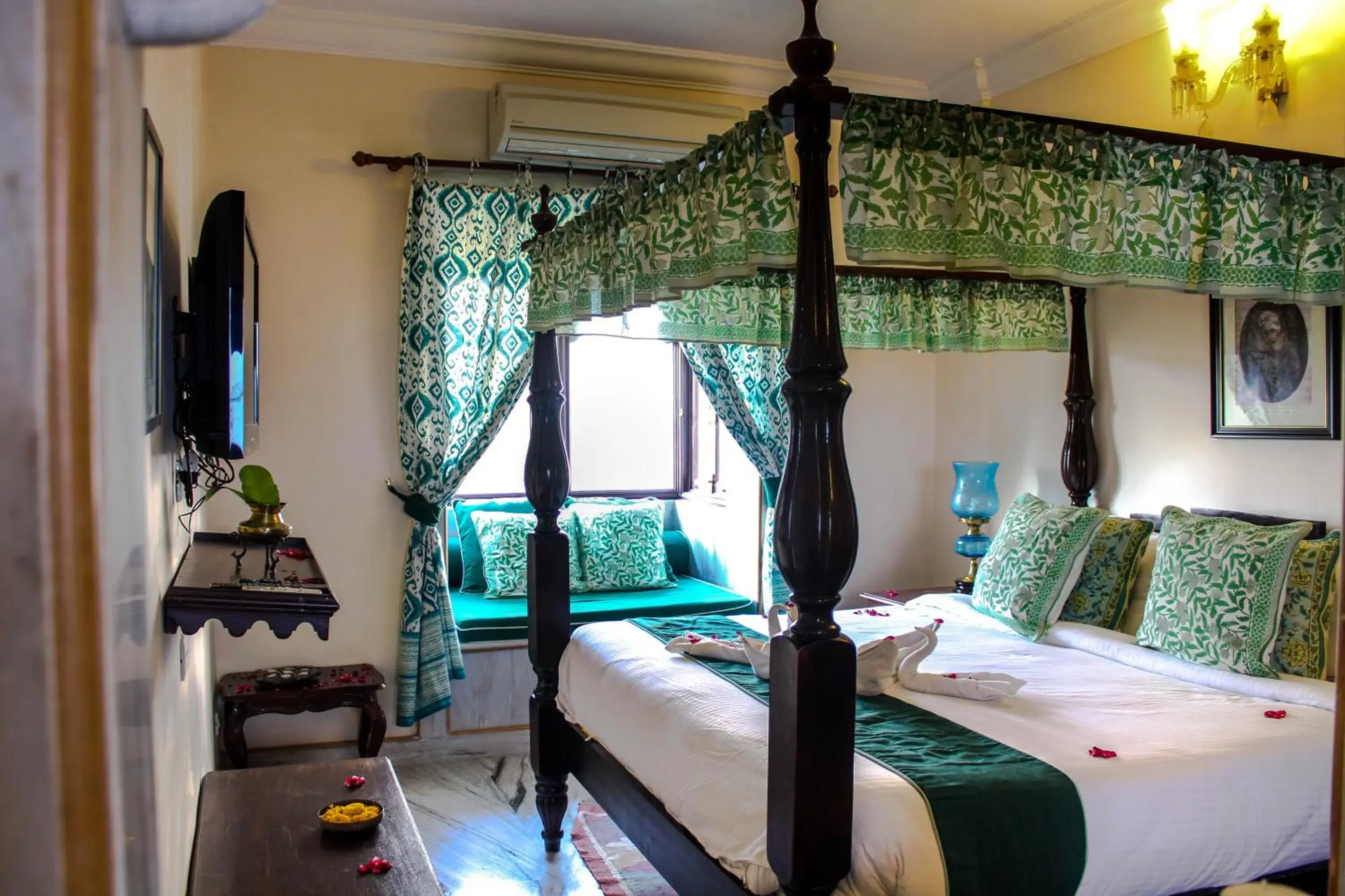 Bedroom, Bed in Hotel Udai Kothi Bedroom, Bed in Hotel Udai Kothi