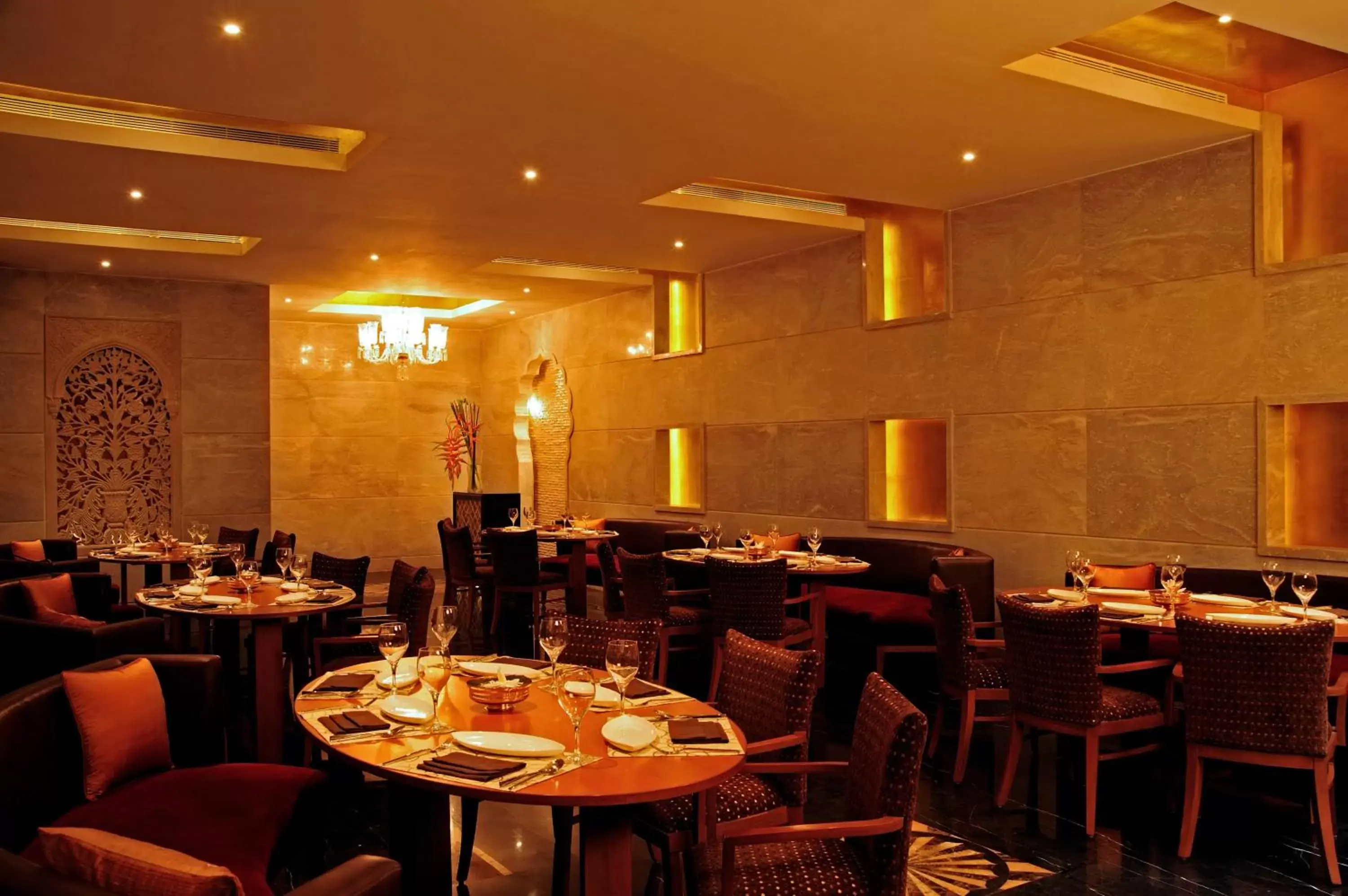 Restaurant/Places to Eat in Taj Club House