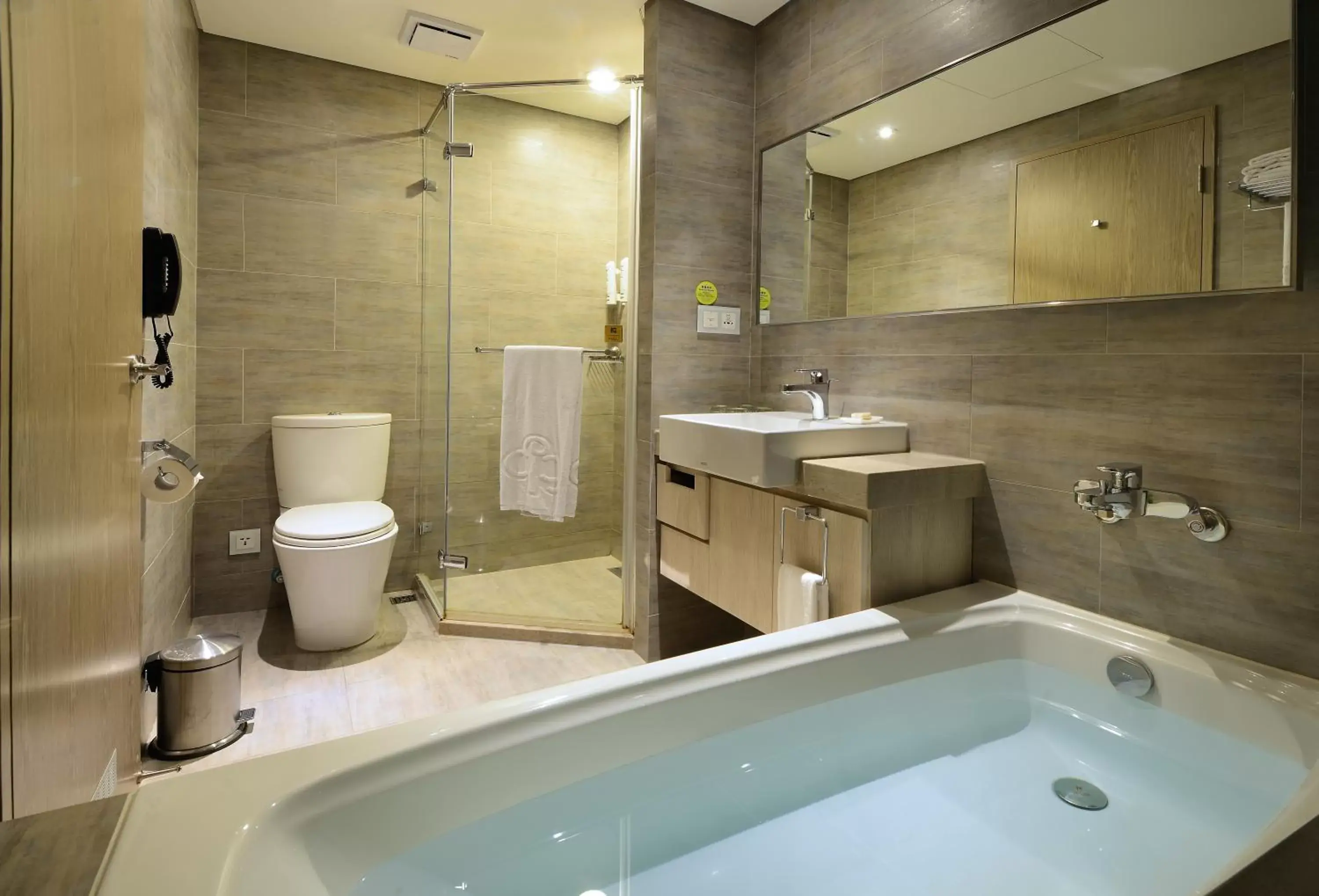 Bathroom in Park City Hotel - Luzhou Taipei