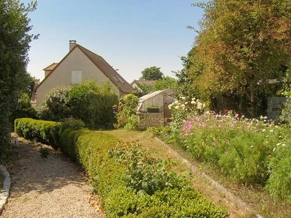 Garden in Clos Saint Nicolas
