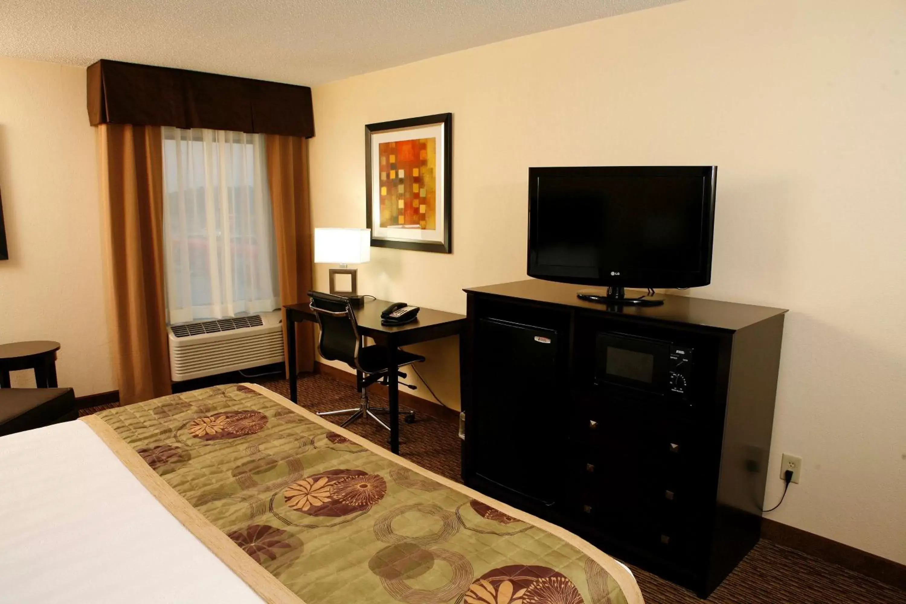 Photo of the whole room, TV/Entertainment Center in Best Western Plus Goldsboro