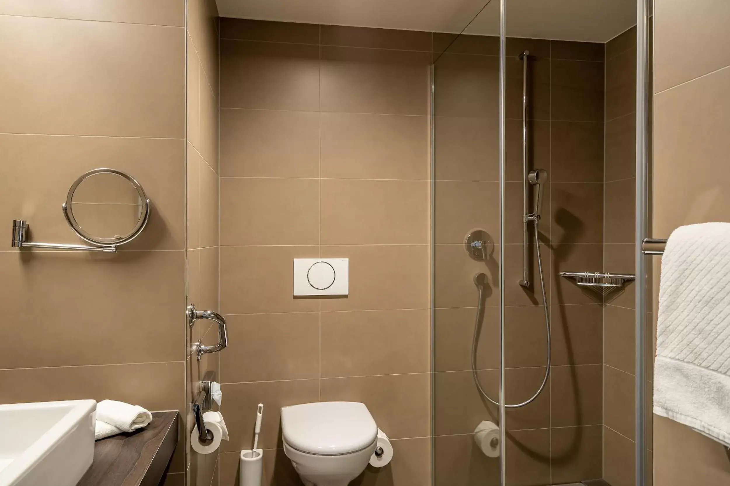 Shower, Bathroom in Hotel Artos Interlaken