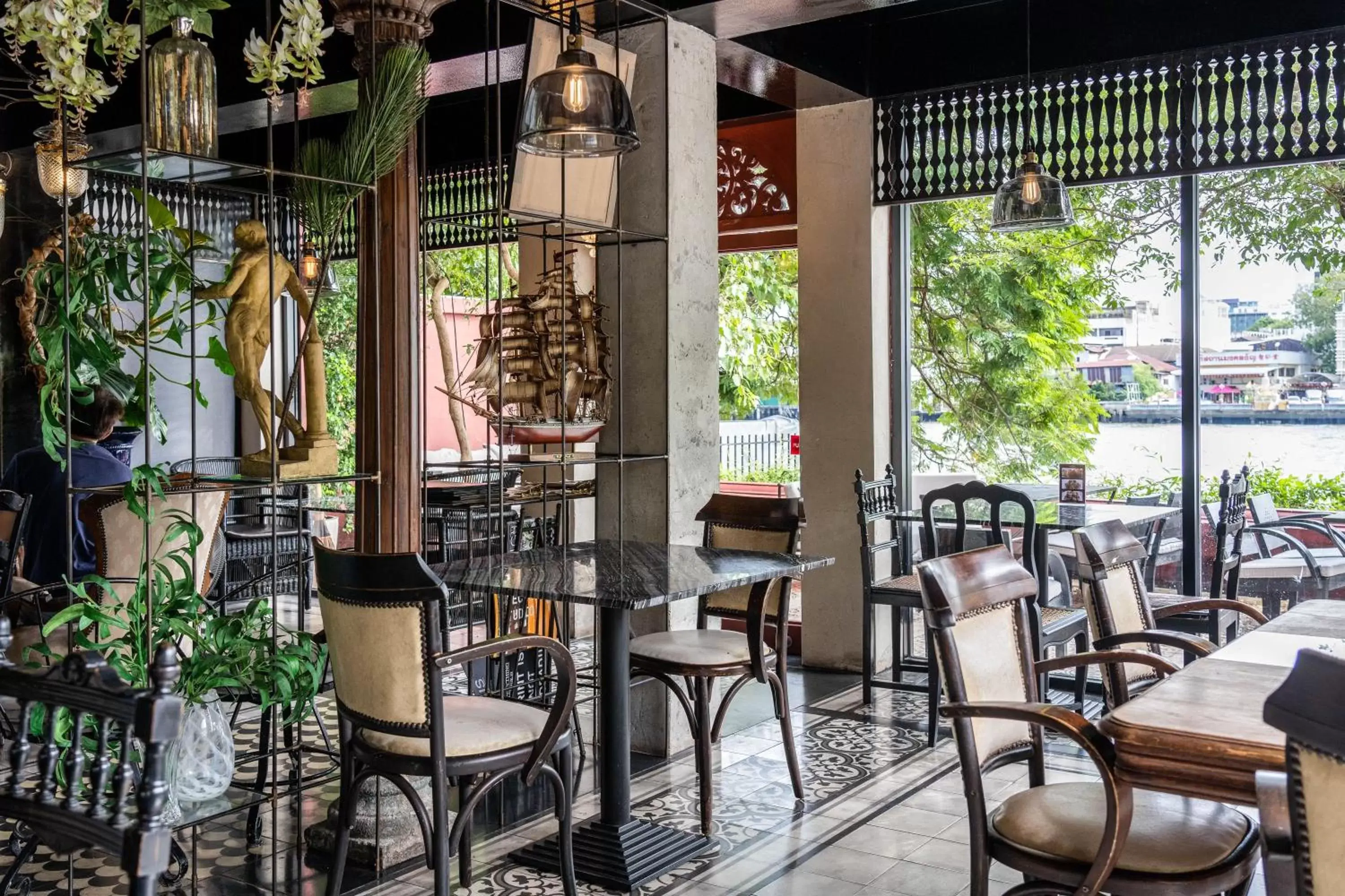 Restaurant/places to eat in Amdaeng Bangkok Riverside Hotel - SHA Plus Certified
