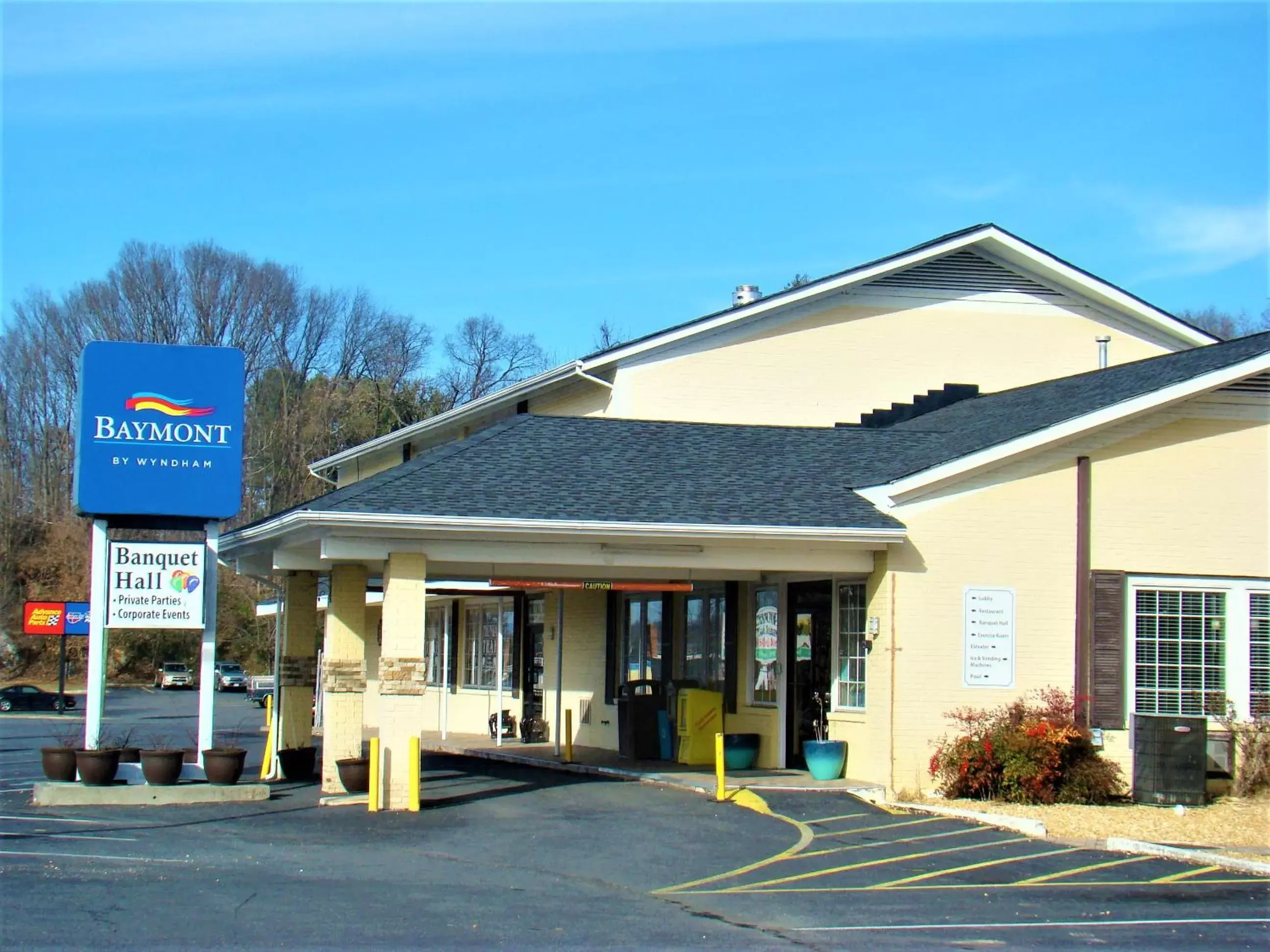 Property Building in Baymont by Wyndham Front Royal Near Shenandoah National Park