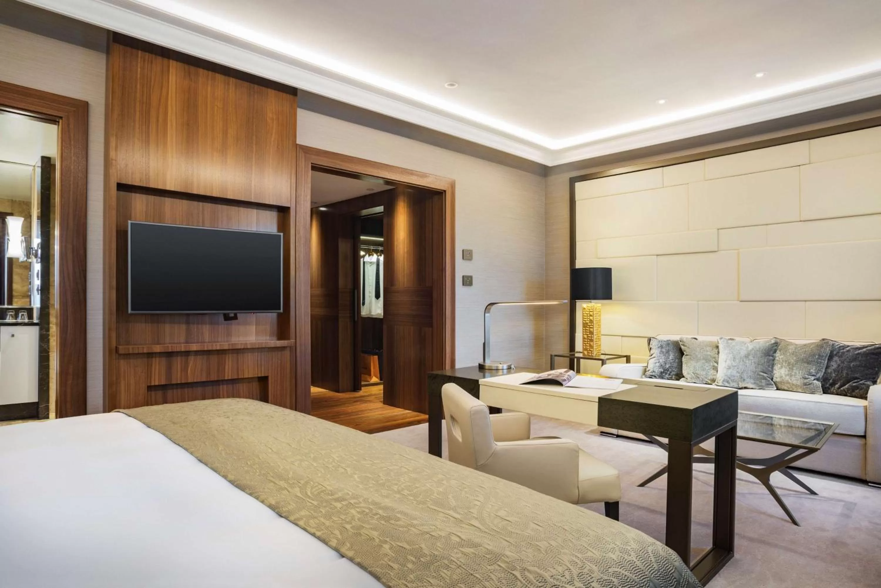 Bedroom, Bed in Grand Hotel Kempinski Riga