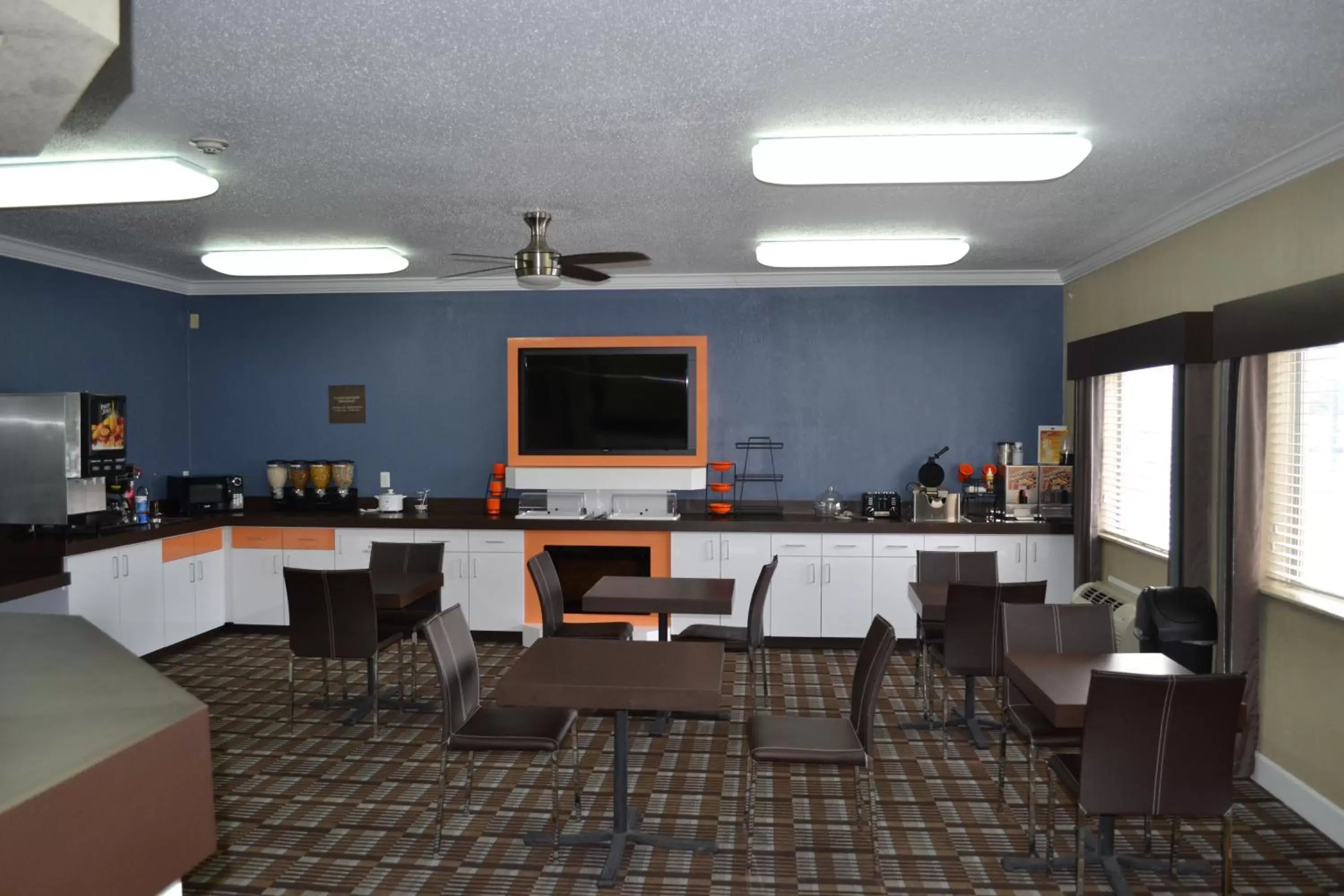 Lobby or reception, Restaurant/Places to Eat in BridgePointe Advantage by BPhotels