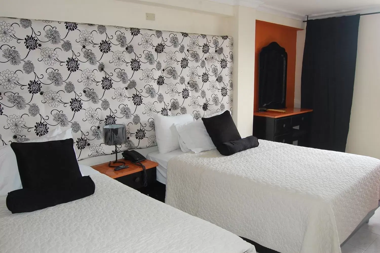 Superior Double Room in Hotel Montreal Superior Double Room in Hotel Montreal