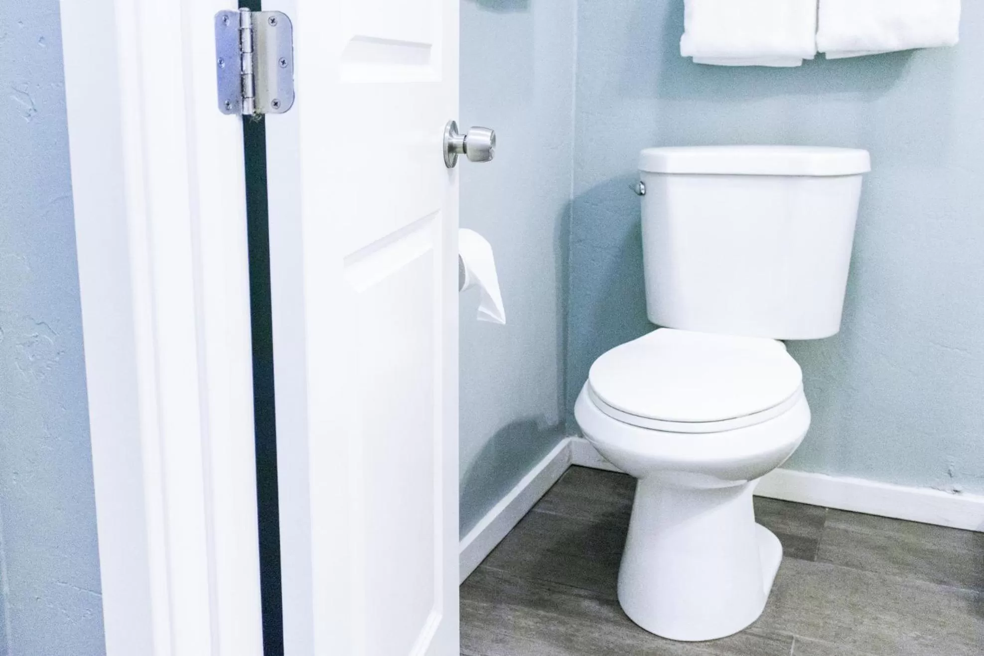 Bathroom in Ocean Echo Inn & Beach Cottages
