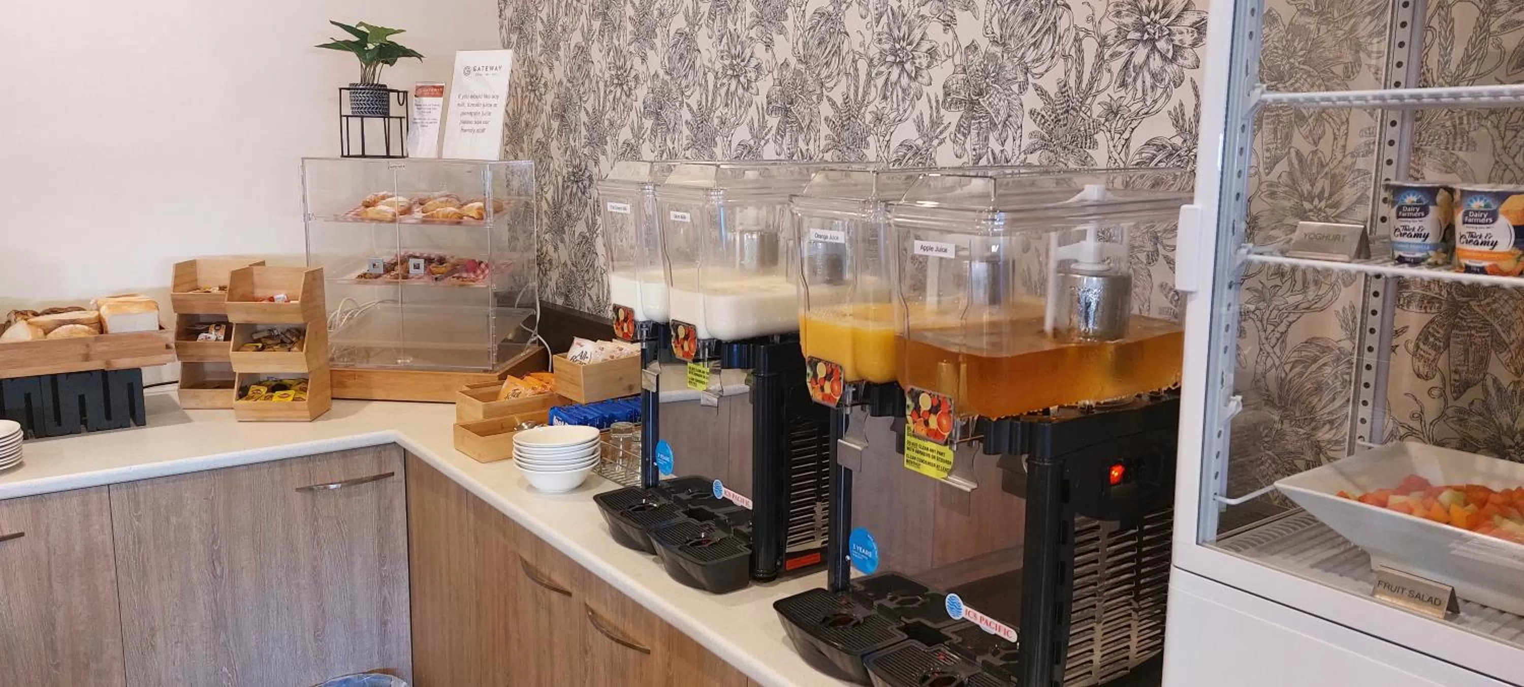 Breakfast in Nightelier Devonport Gateway Hotel